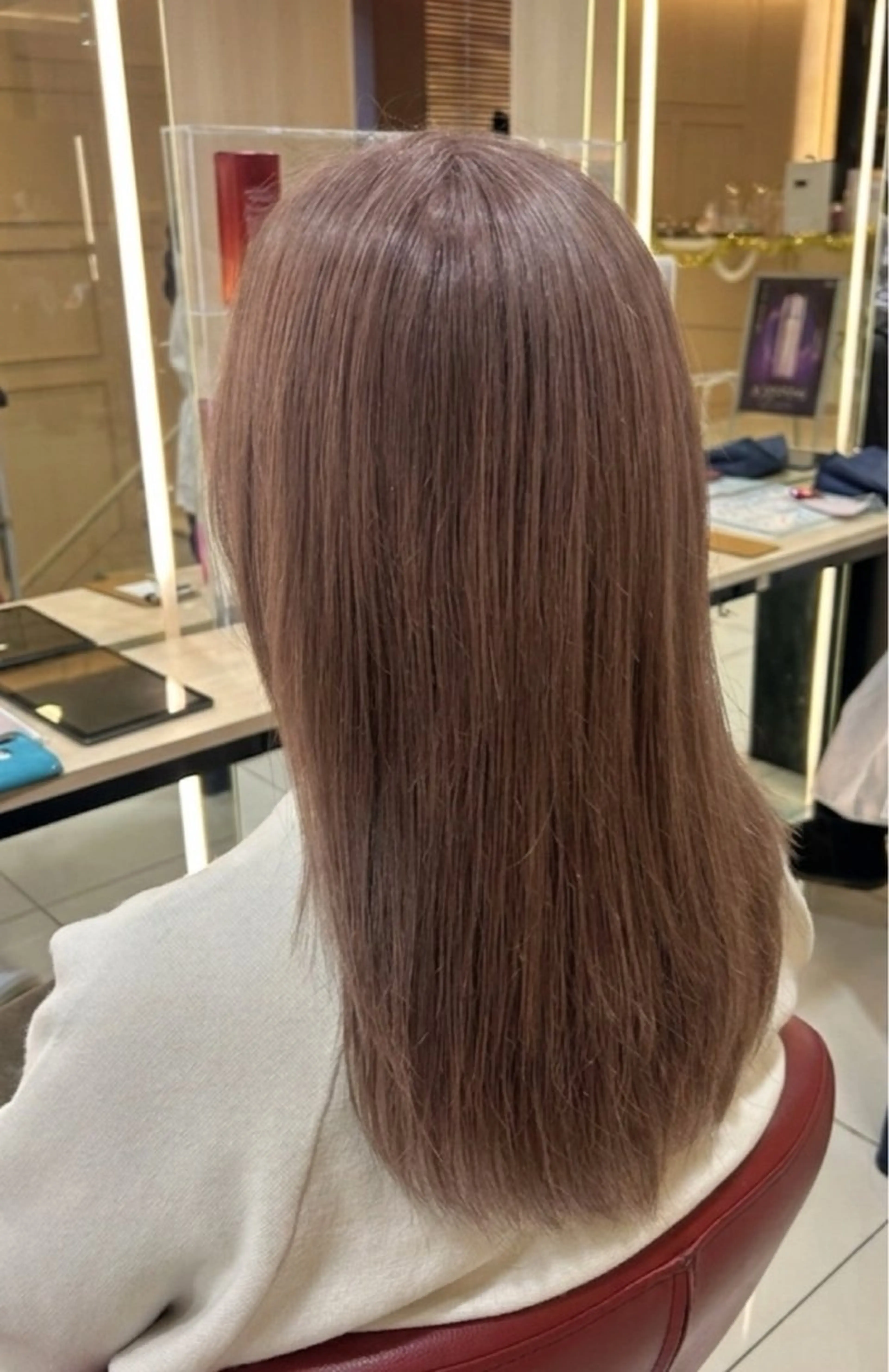 セミロング カラー カット ヘアカラー ゆめ ベージュカラーのヘアスタイル