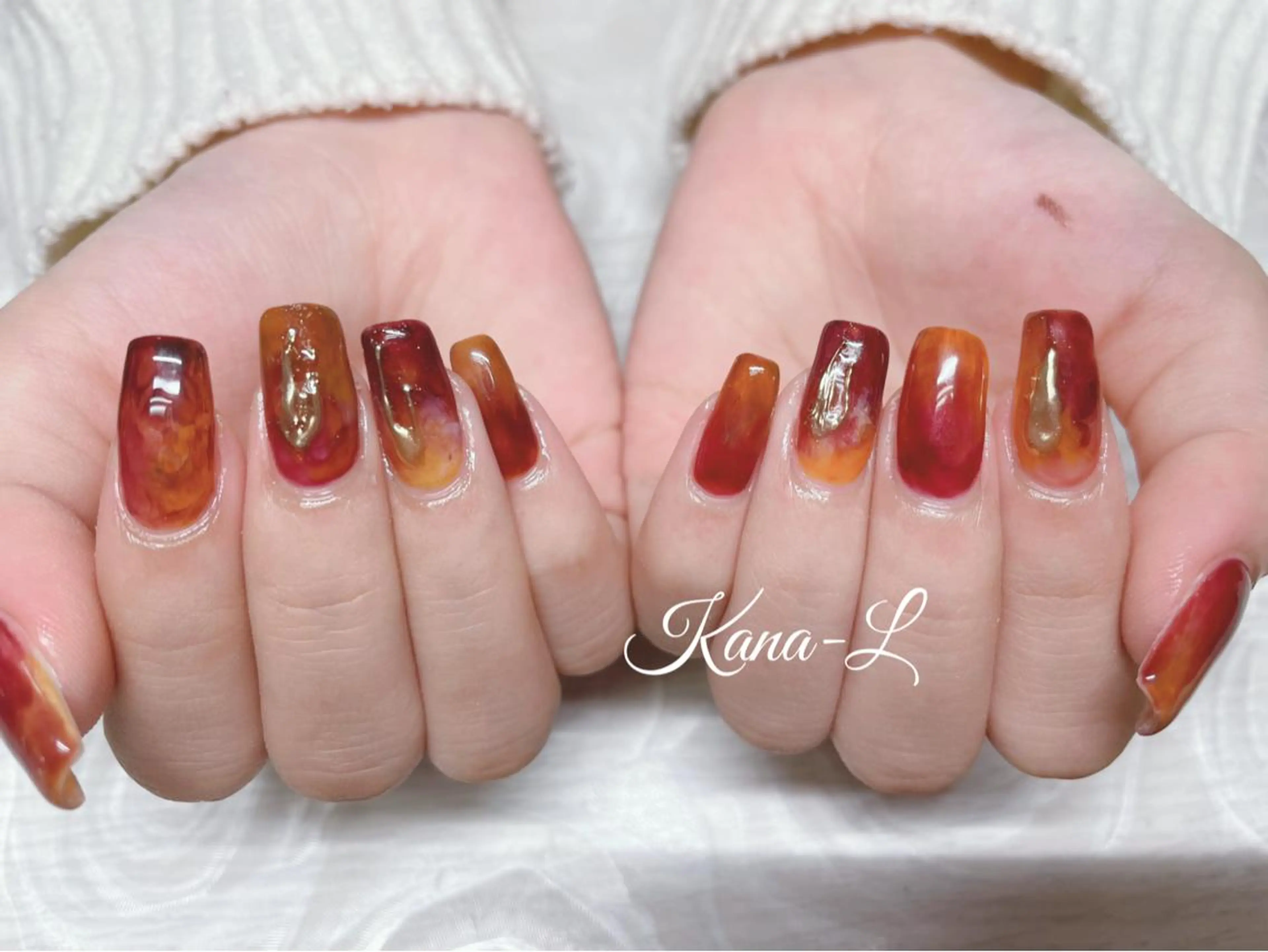 カラー ネイル ジェルネイル ゴールド ニュアンスネイル パラジェル 芦辺 香奈のネイルデザイン