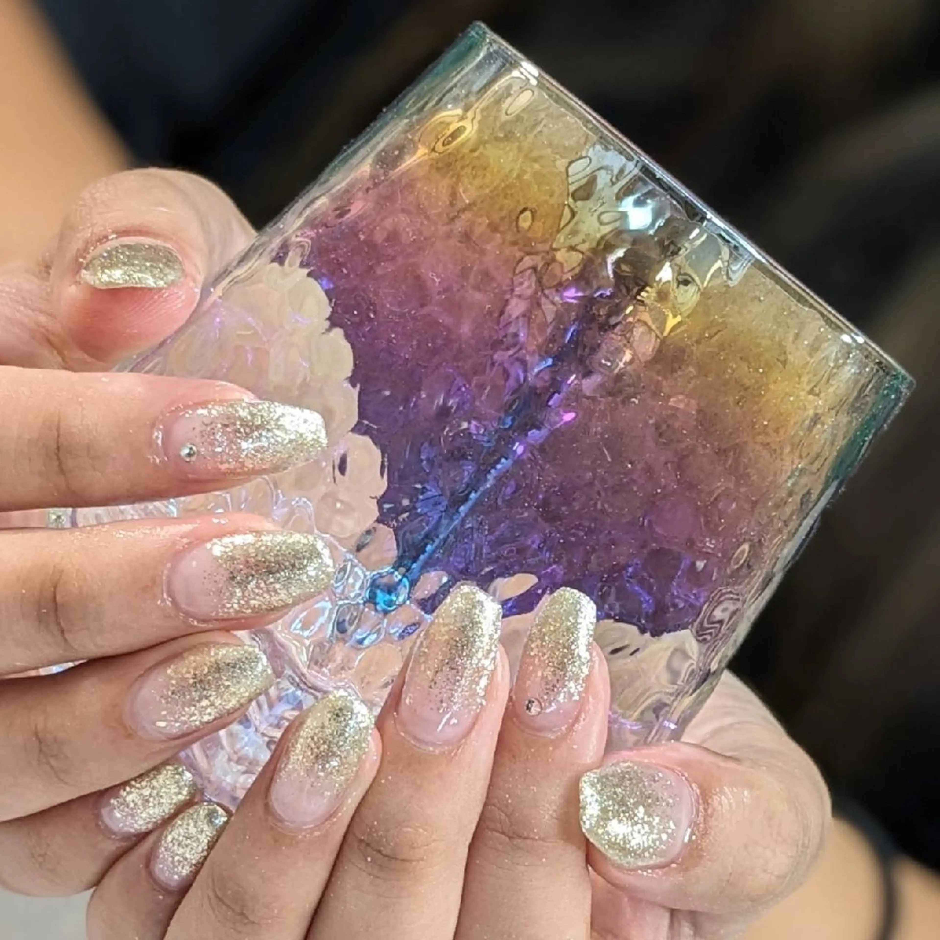 ネイル ゴールド グラデーション ハンドネイル ネイルサロンベルティ .keikoのネイルデザイン