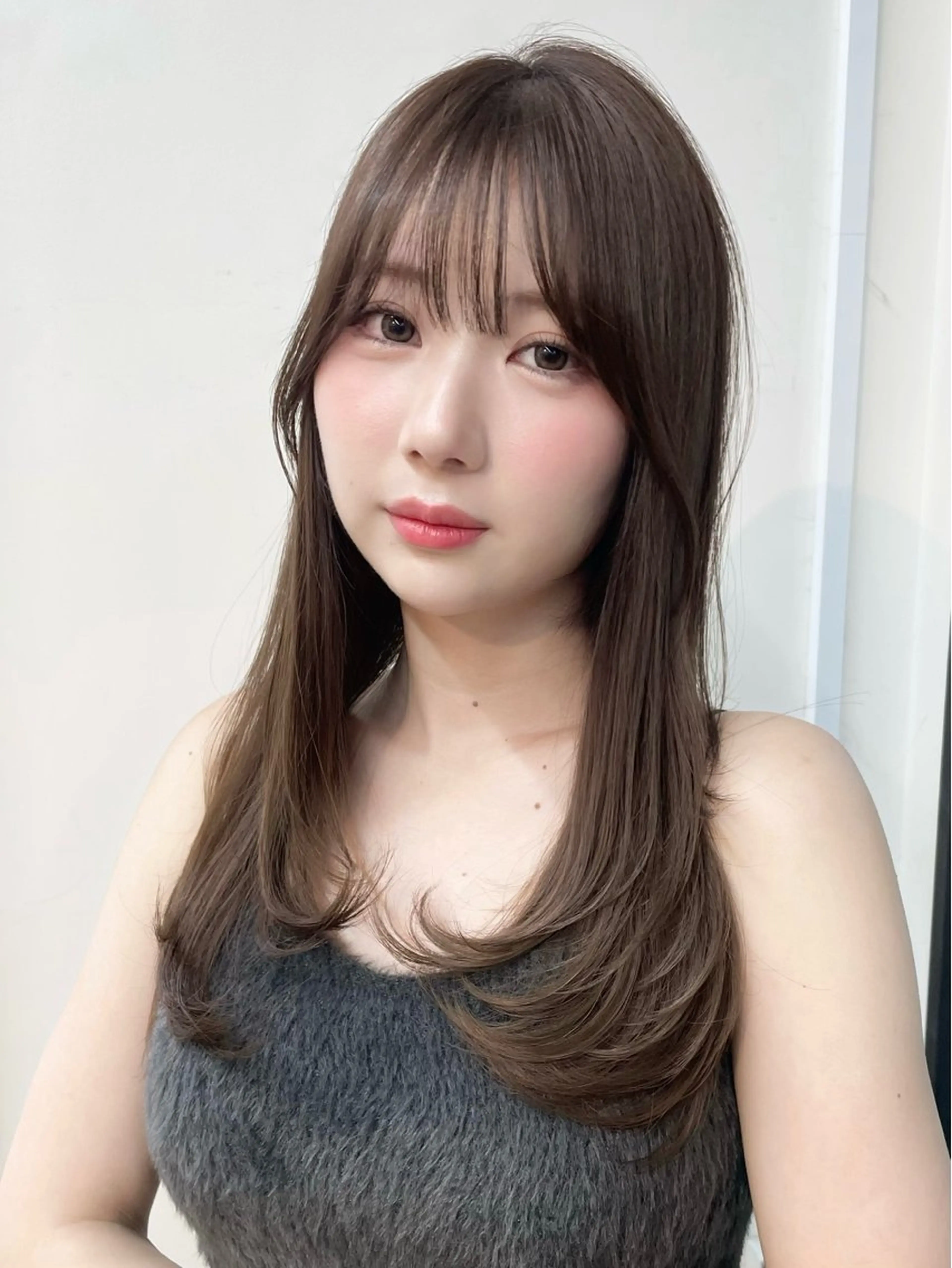 セミロング カット ヘアカラー 🍑暖色／レイヤー／ 真希🎀のヘアスタイル