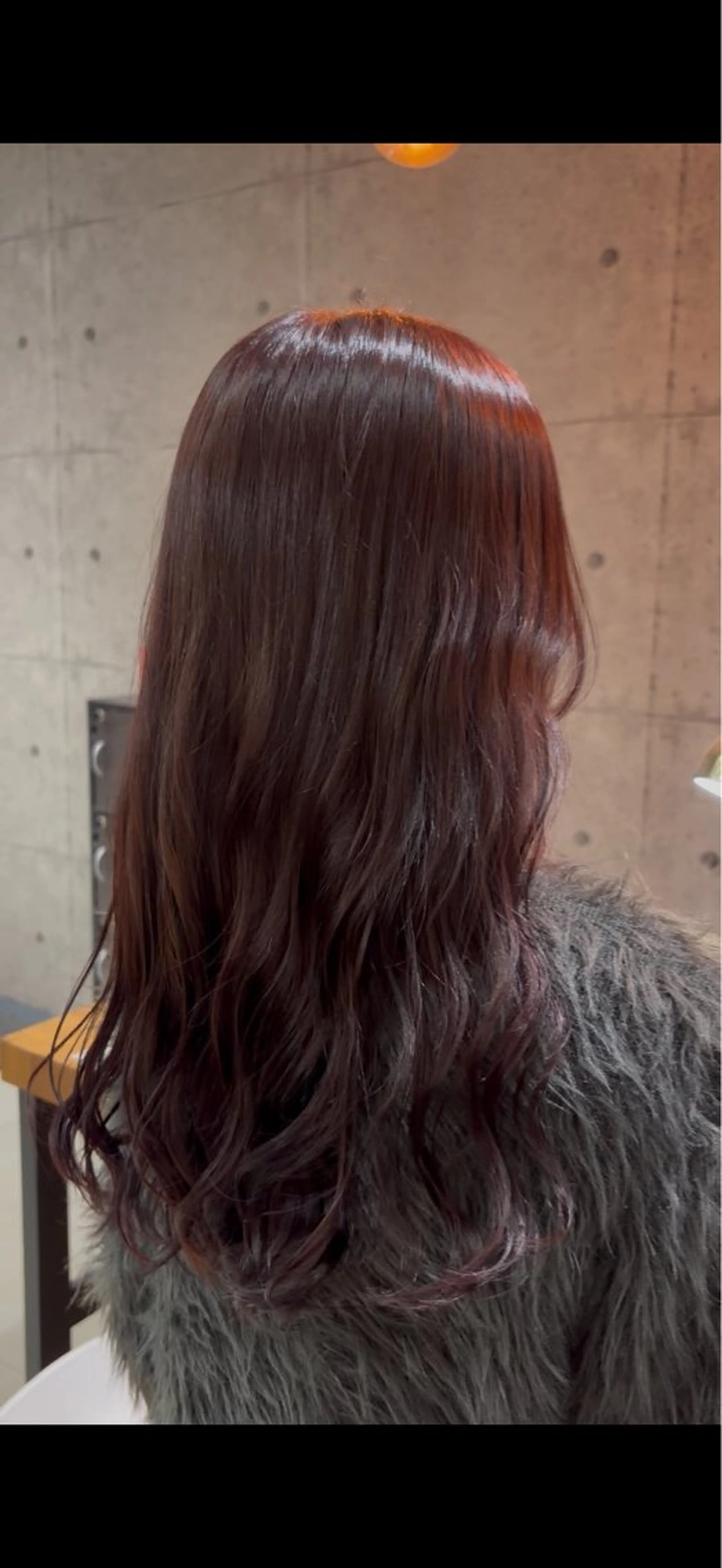 ロング カラー カシス ピンクカラー レッドカラー ヘアカラー 佐々木 永陽のヘアスタイル