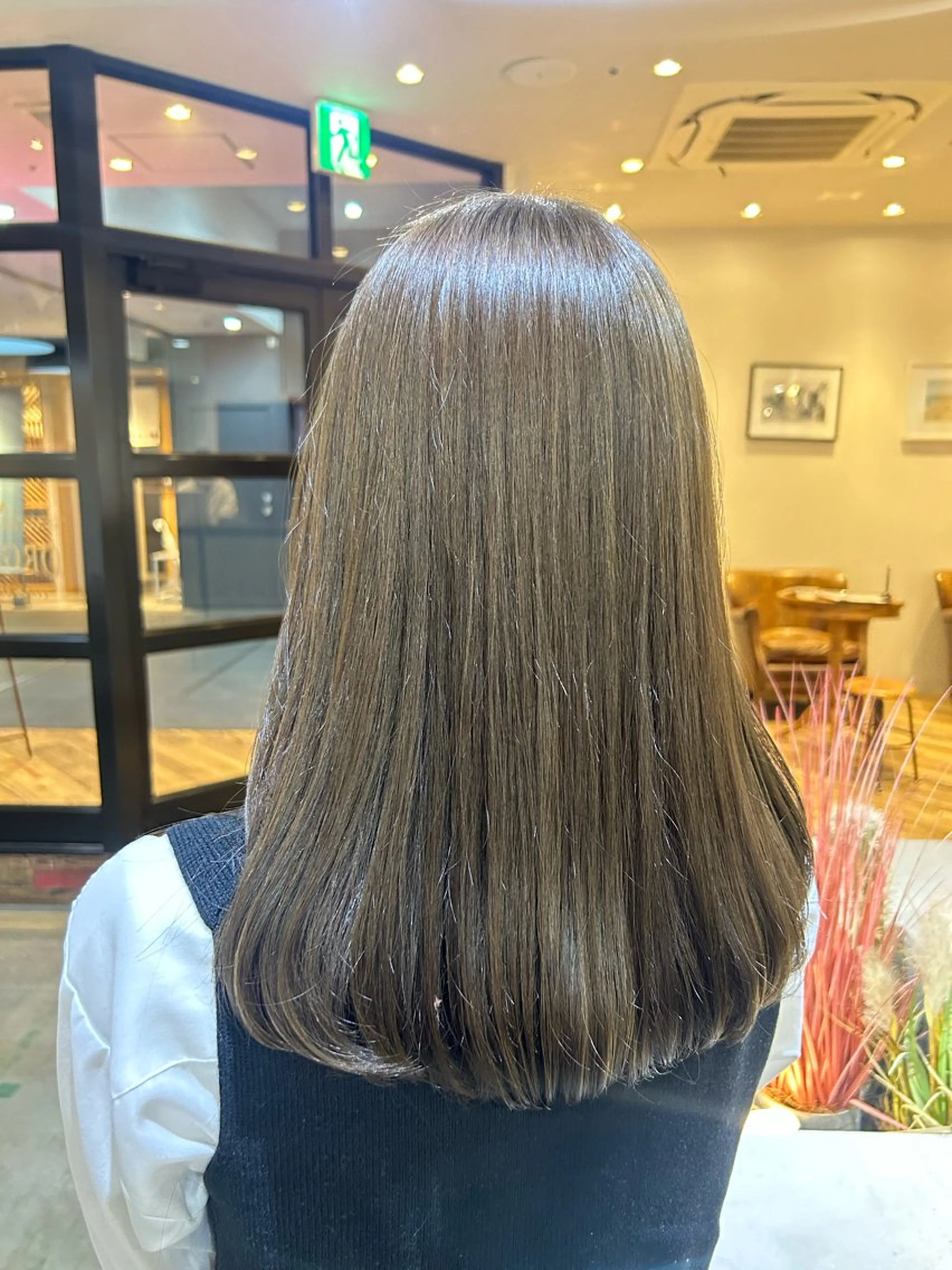 セミロング 髪質改善 酸性ストレート カット ヘアカラー パーマ 縮毛矯正 トリートメント 艶髪/髪質改善 yukaのヘアスタイル