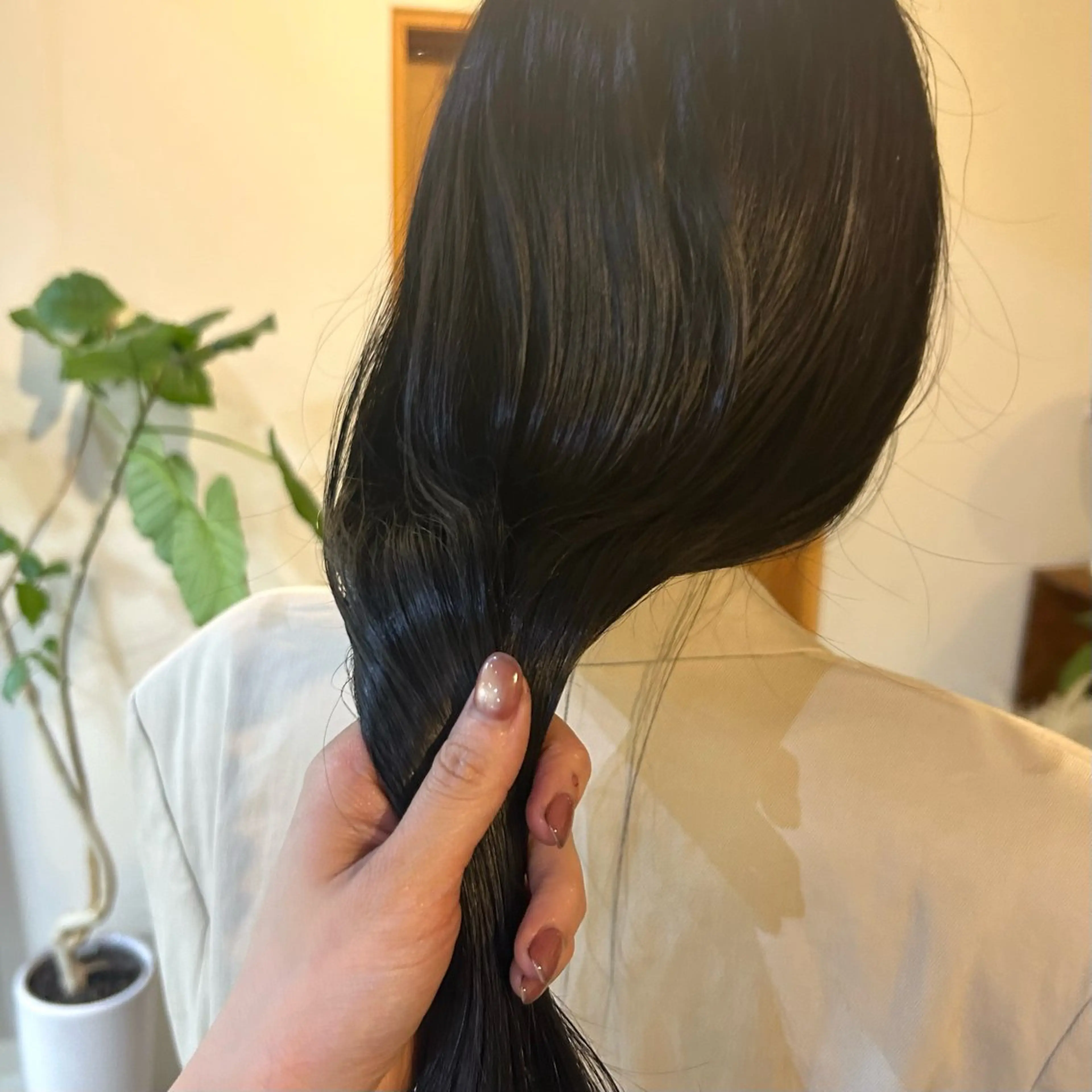 ロング カラー MUKU リカのヘアスタイル