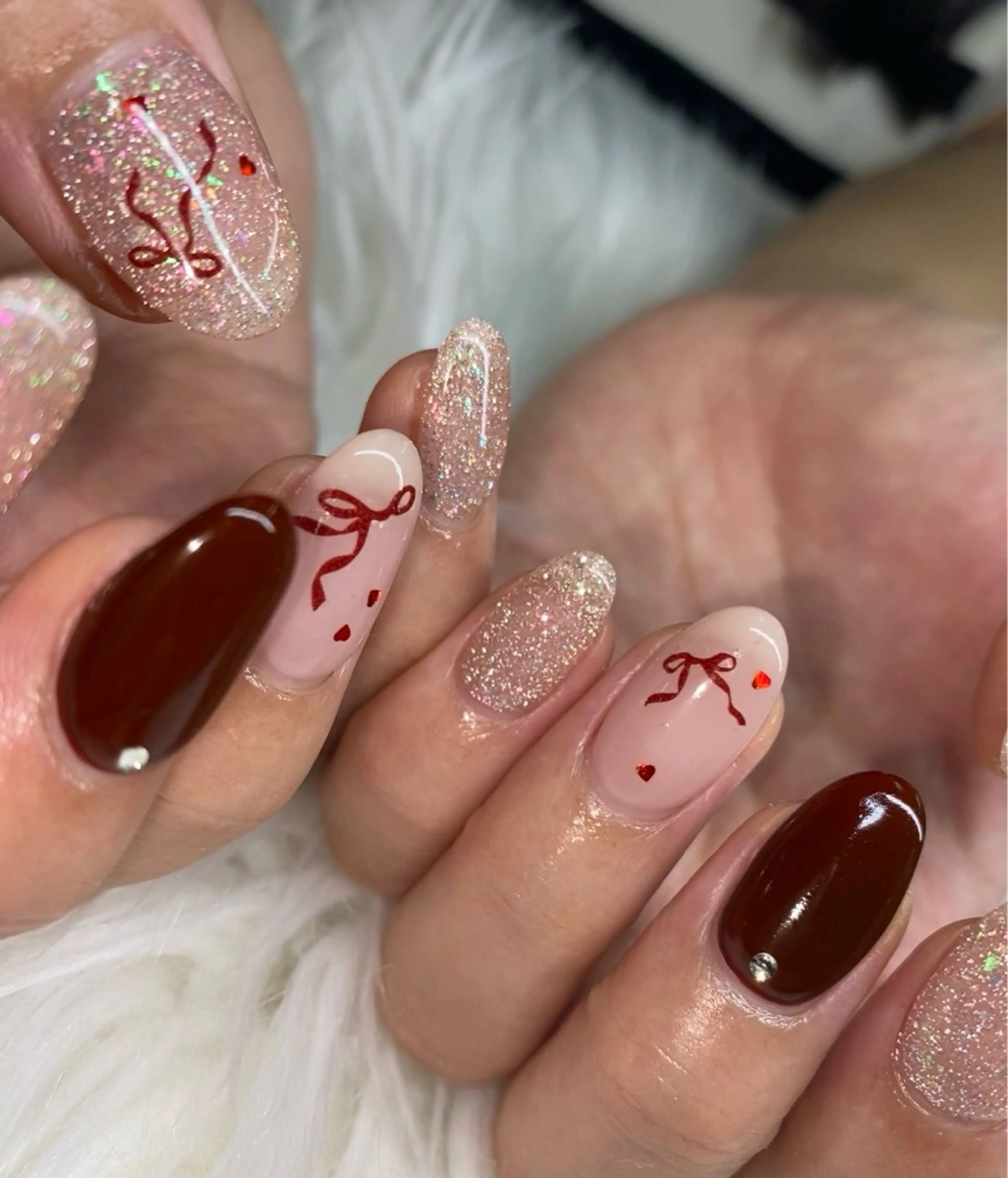 ネイル リボン ハンドネイル ハンドケア 🫧RaLa ⭐︎AYAKA🫧のネイルデザイン