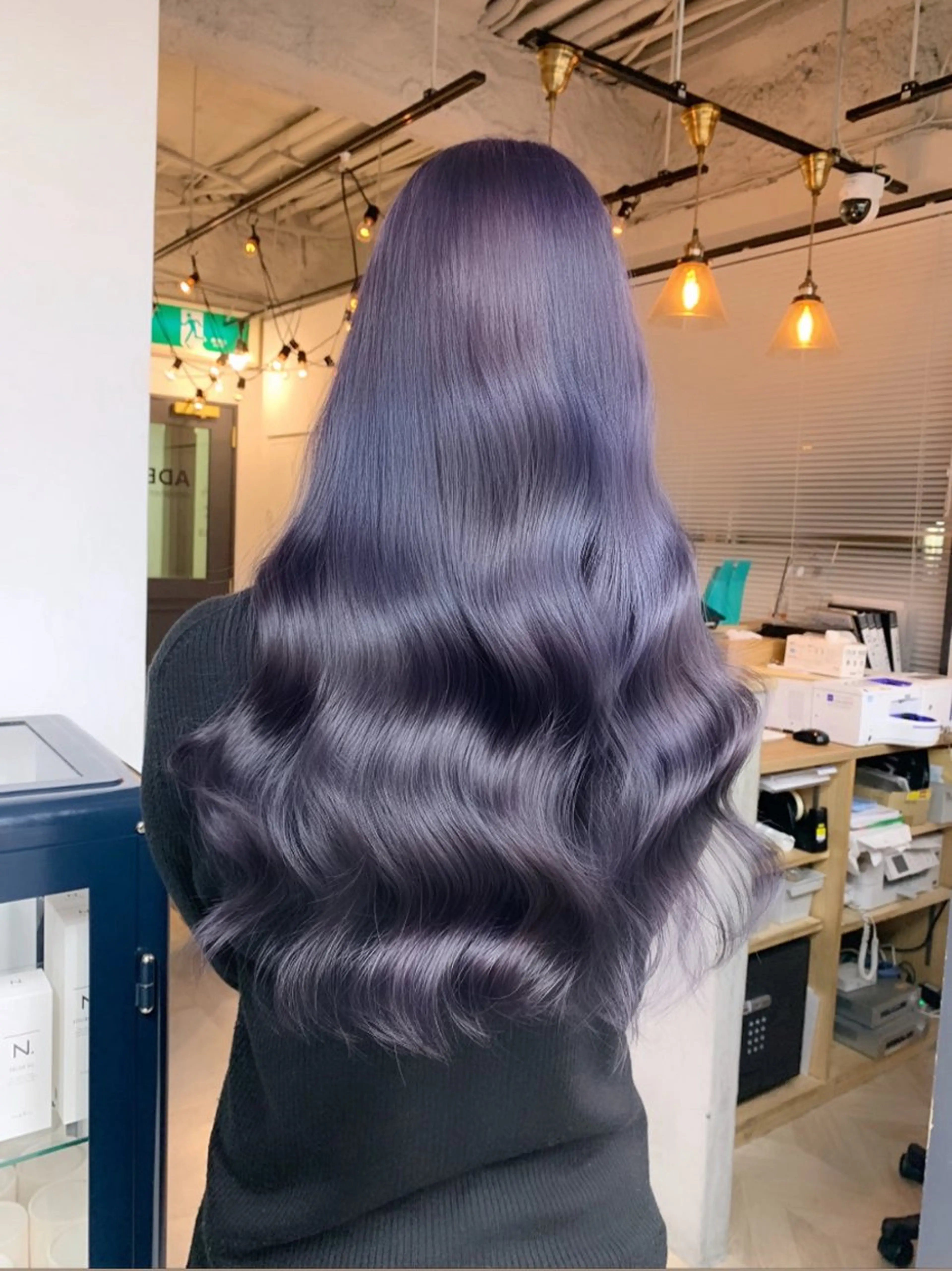 ロング カラー ブリーチ ブルーカラー ブルーラベンダー 透明感カラー ハイトーンカラー カット ヘアカラー トリートメント 🌸MAYU🌸 ハイトーン➕レイヤーのヘアスタイル