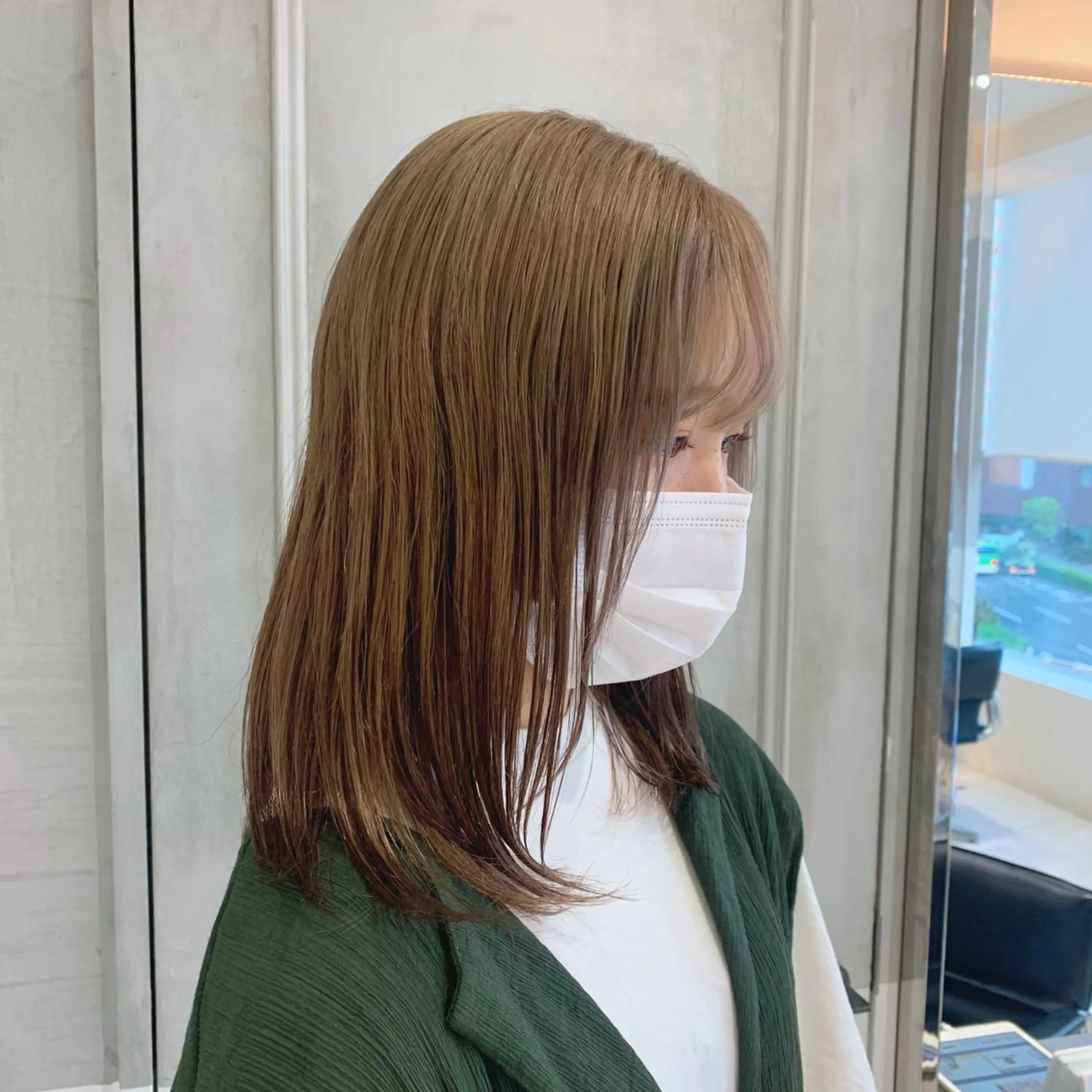 セミロング オリーブ カラー✨有坂映哉のヘアスタイル