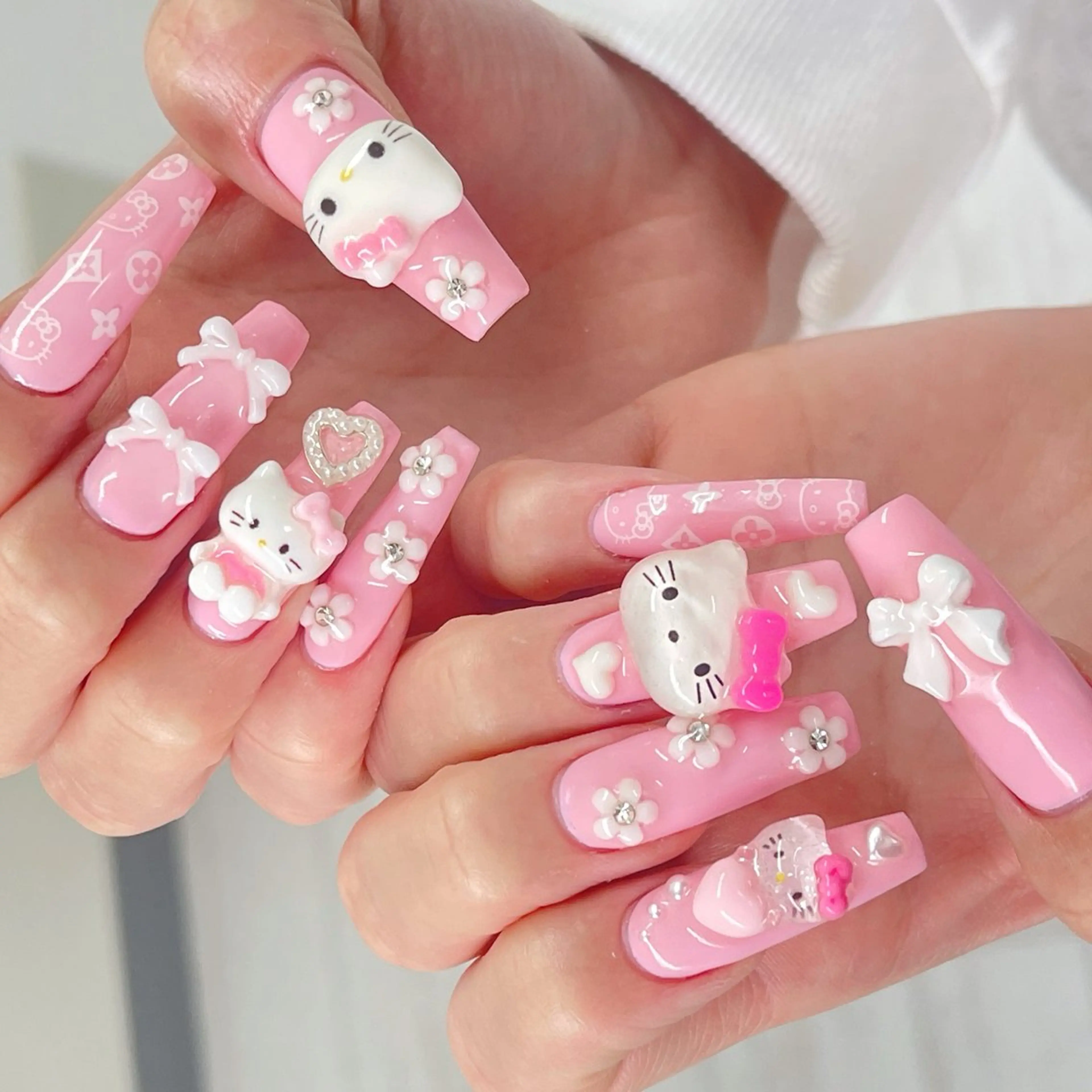 ネイル ハンドネイル Queens ciciのネイルデザイン