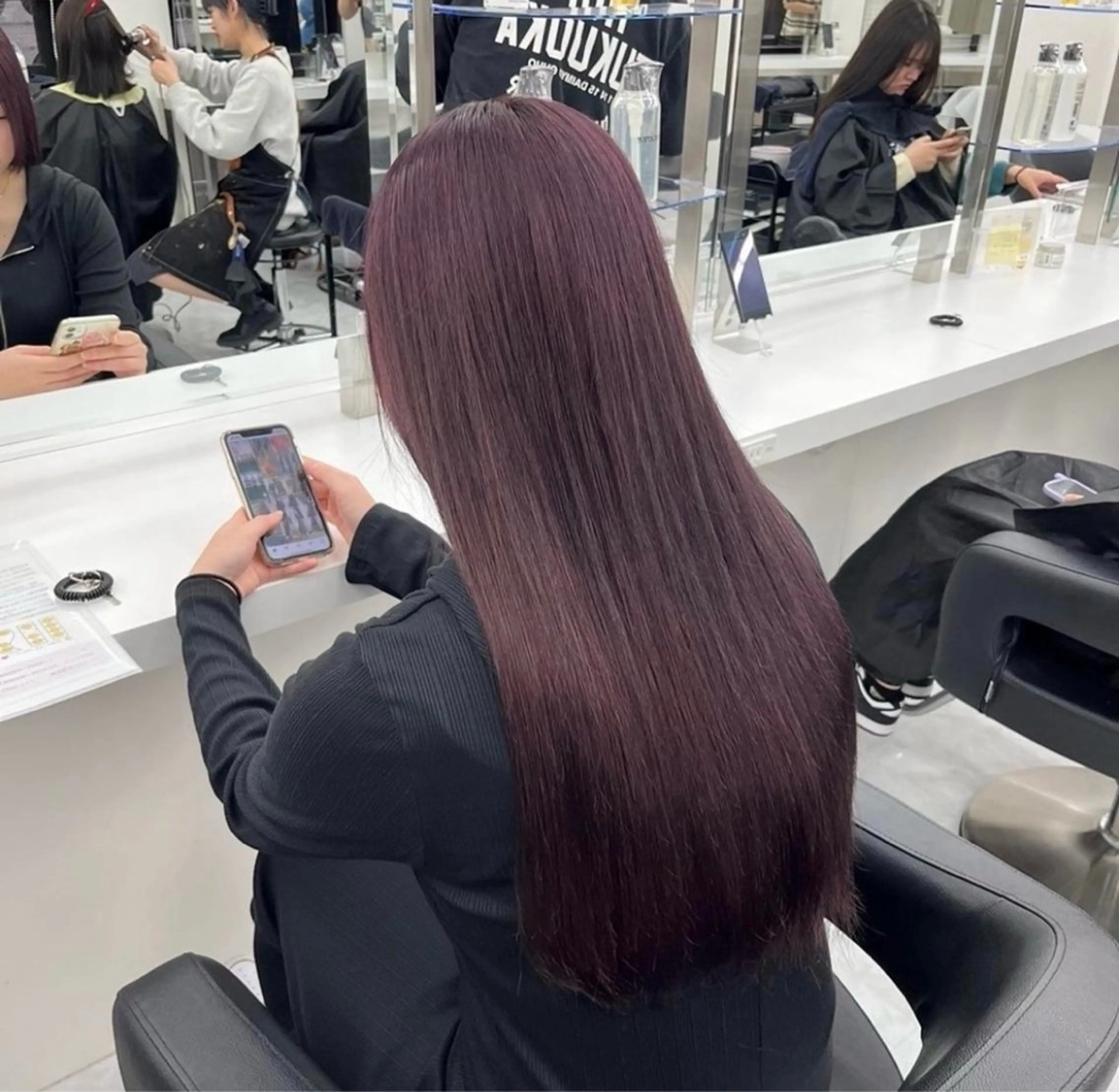 ロング カラー ブリーチ ダブルカラー ブリーチなしカラー 髪質改善 トリートメント 🤍透明感推しカラー 🤍yui‪💞✨のヘアスタイル