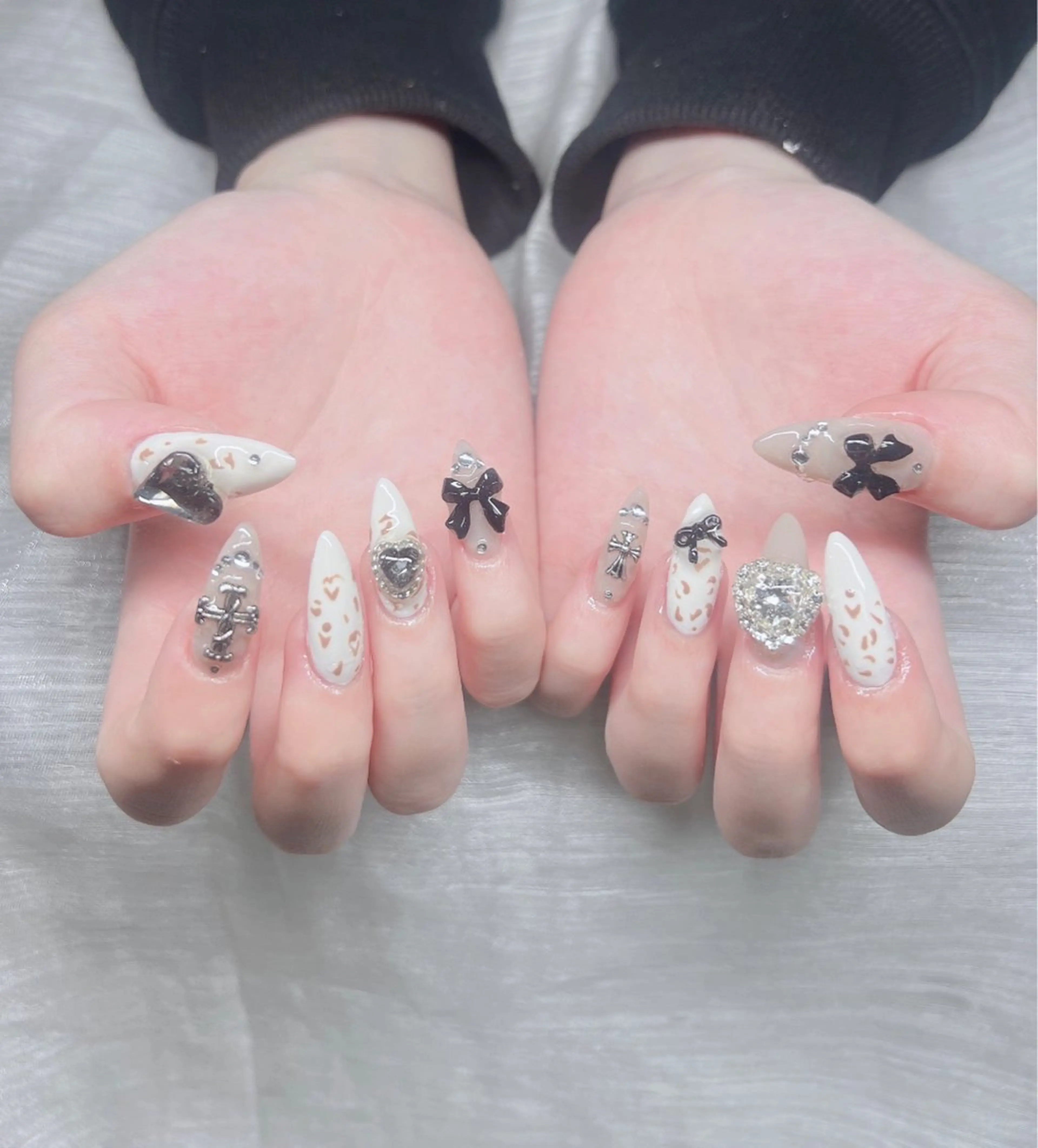 ネイル 長さ出し グラデーション 卒業式 キラキラネイル マグネットネイル ハンドネイル Lee Ainのネイルデザイン