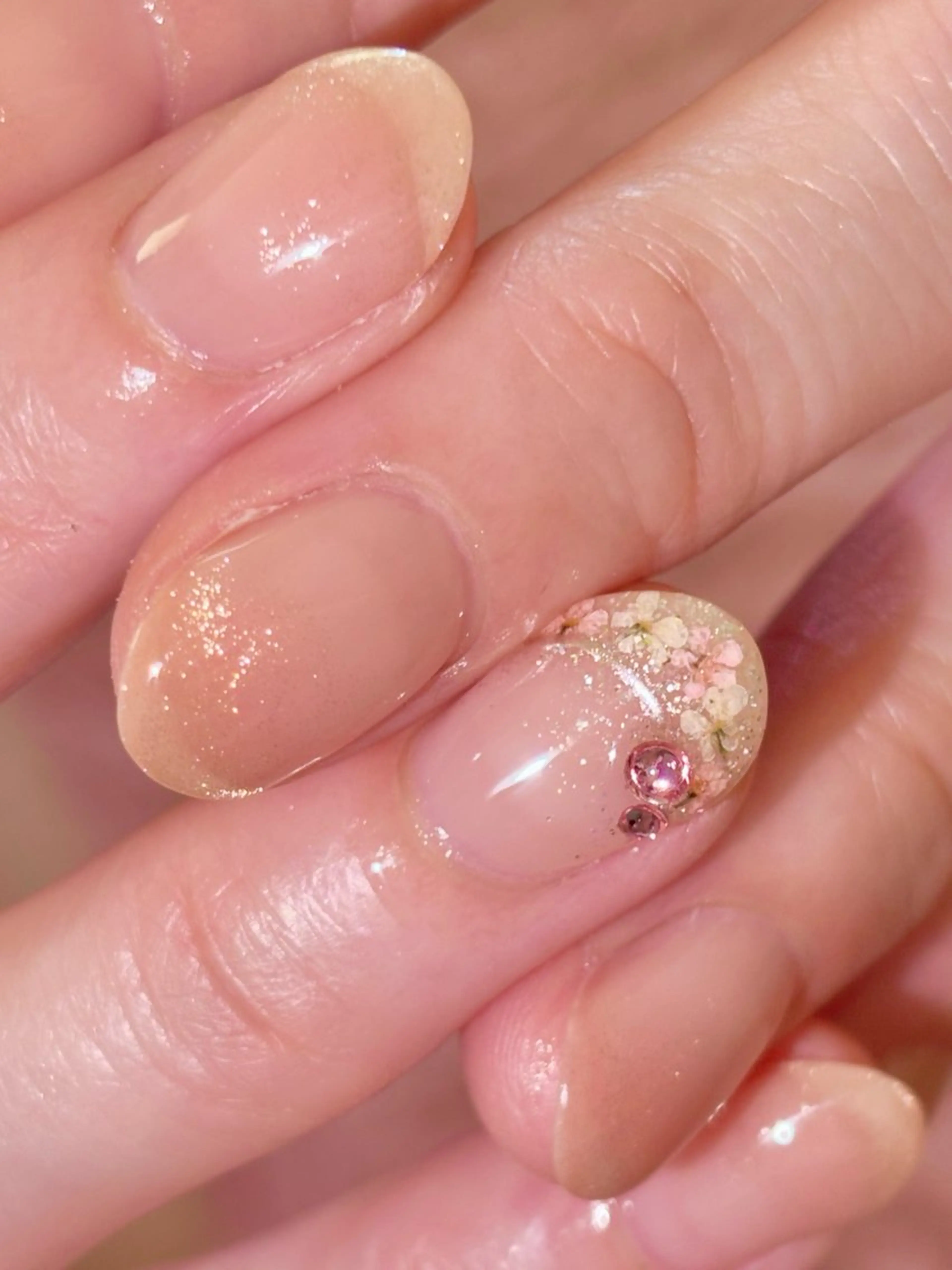 ネイル フラワーネイル フレンチネイル 山本 唯夏のネイルデザイン