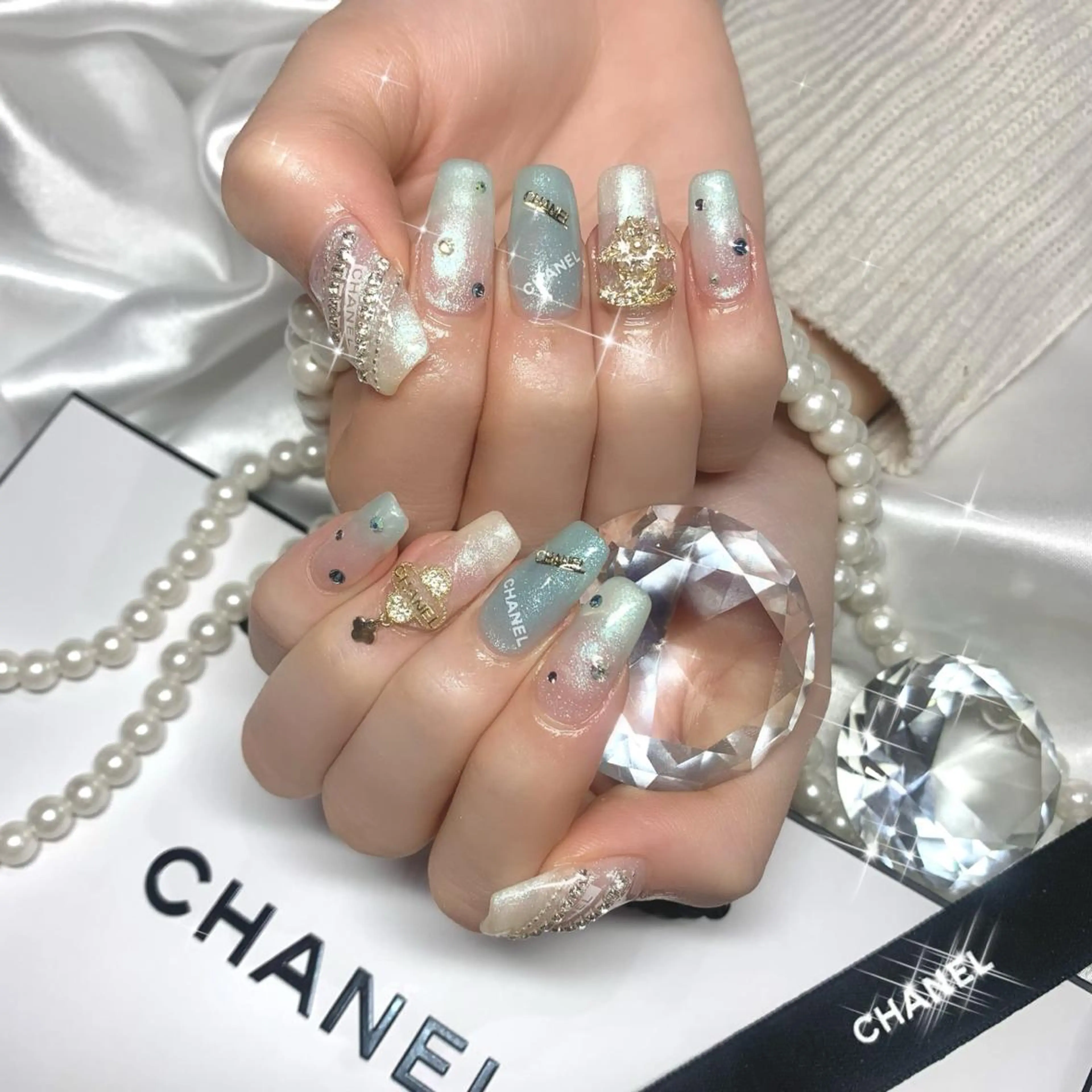 ネイル ジェルネイル 氷ネイル・うるうるネイル キラキラネイル 韓国ネイル パラジェル élu by Noriko 前原のネイルデザイン