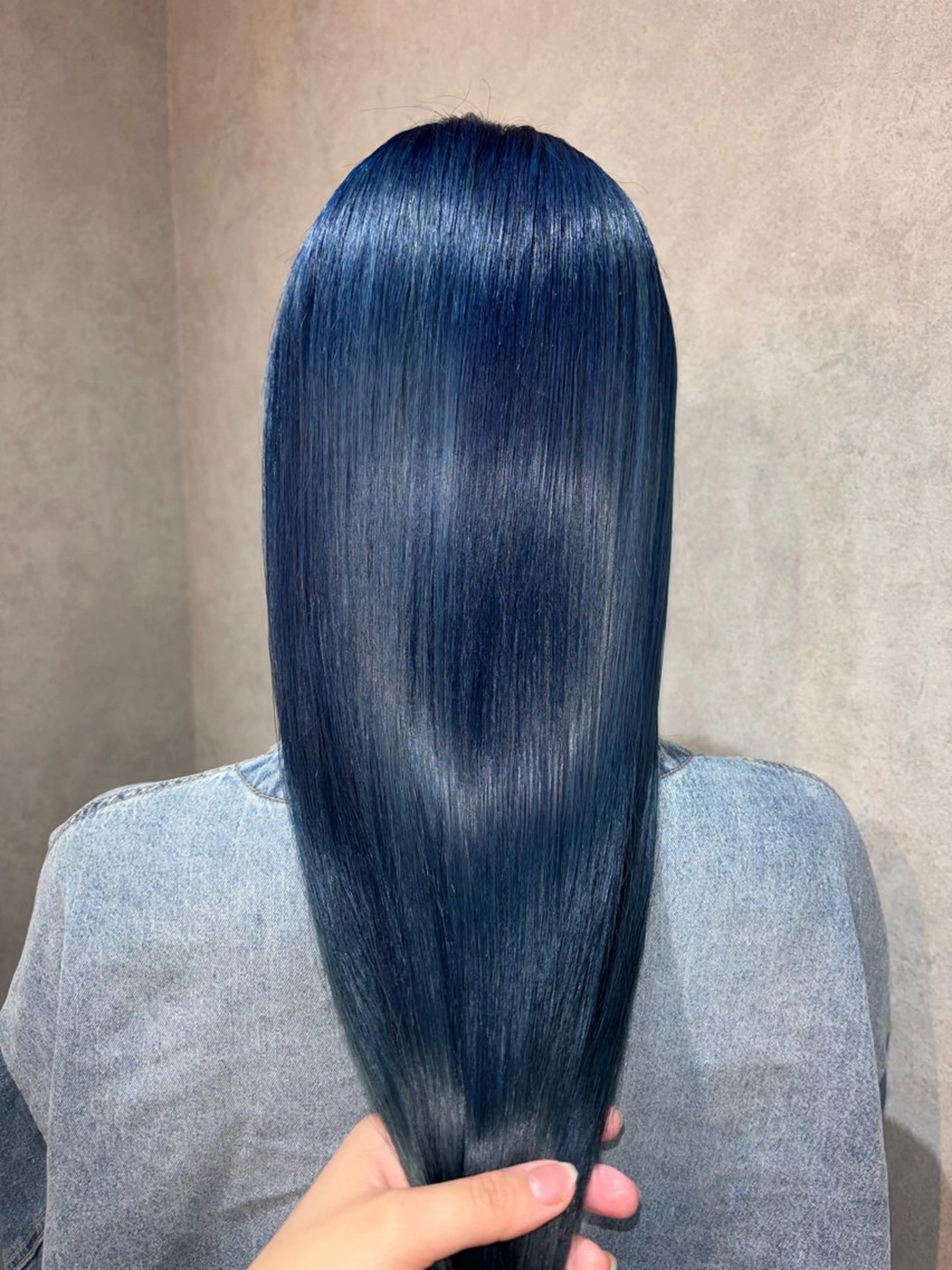 ロング カラー ブリーチ ブルーカラー ヘアカラー ar clip表参道所属・💜髪質改善/ 艶カラー/ミナ🩷のヘアスタイル