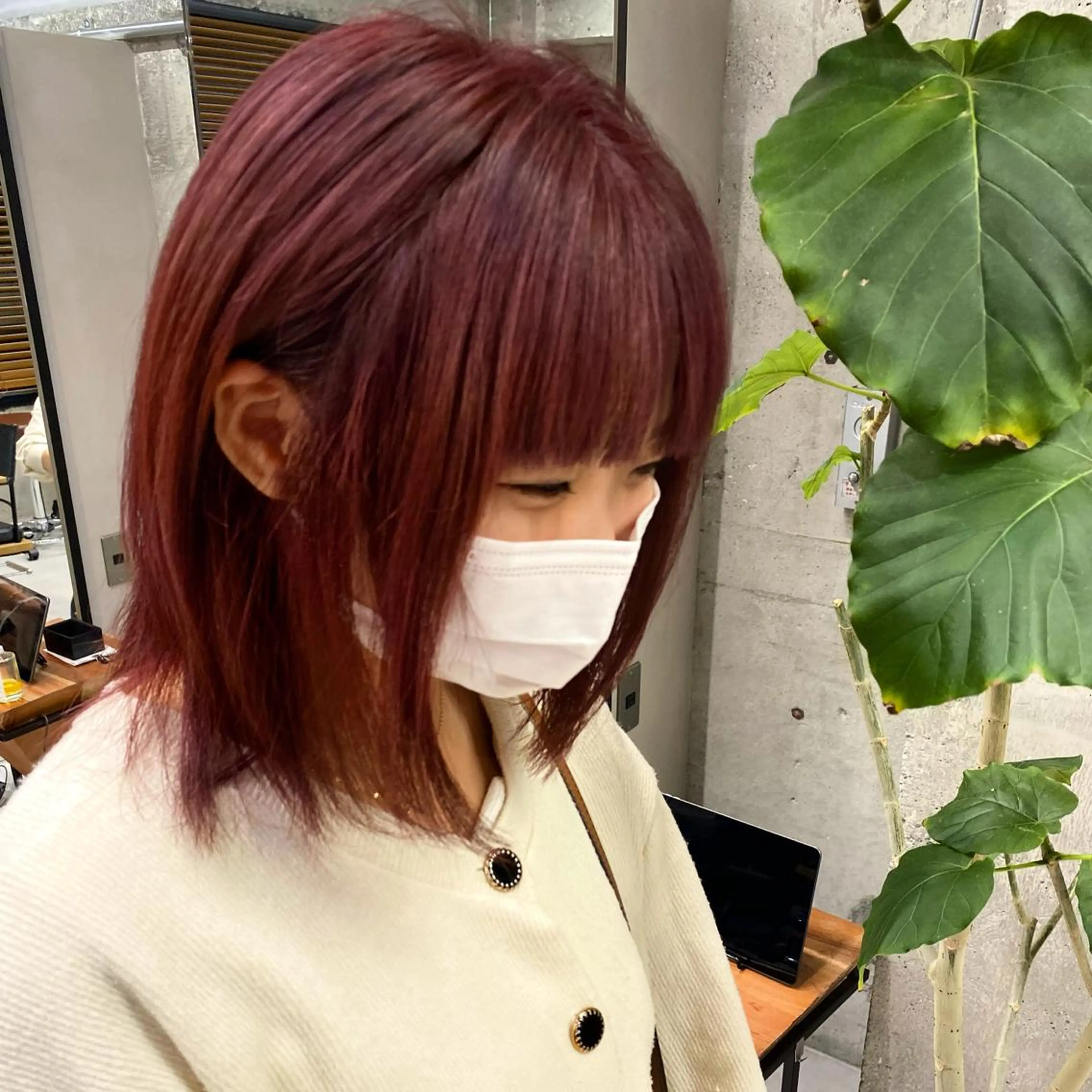 ミディアム カラー 小坂 麻綾のヘアスタイル