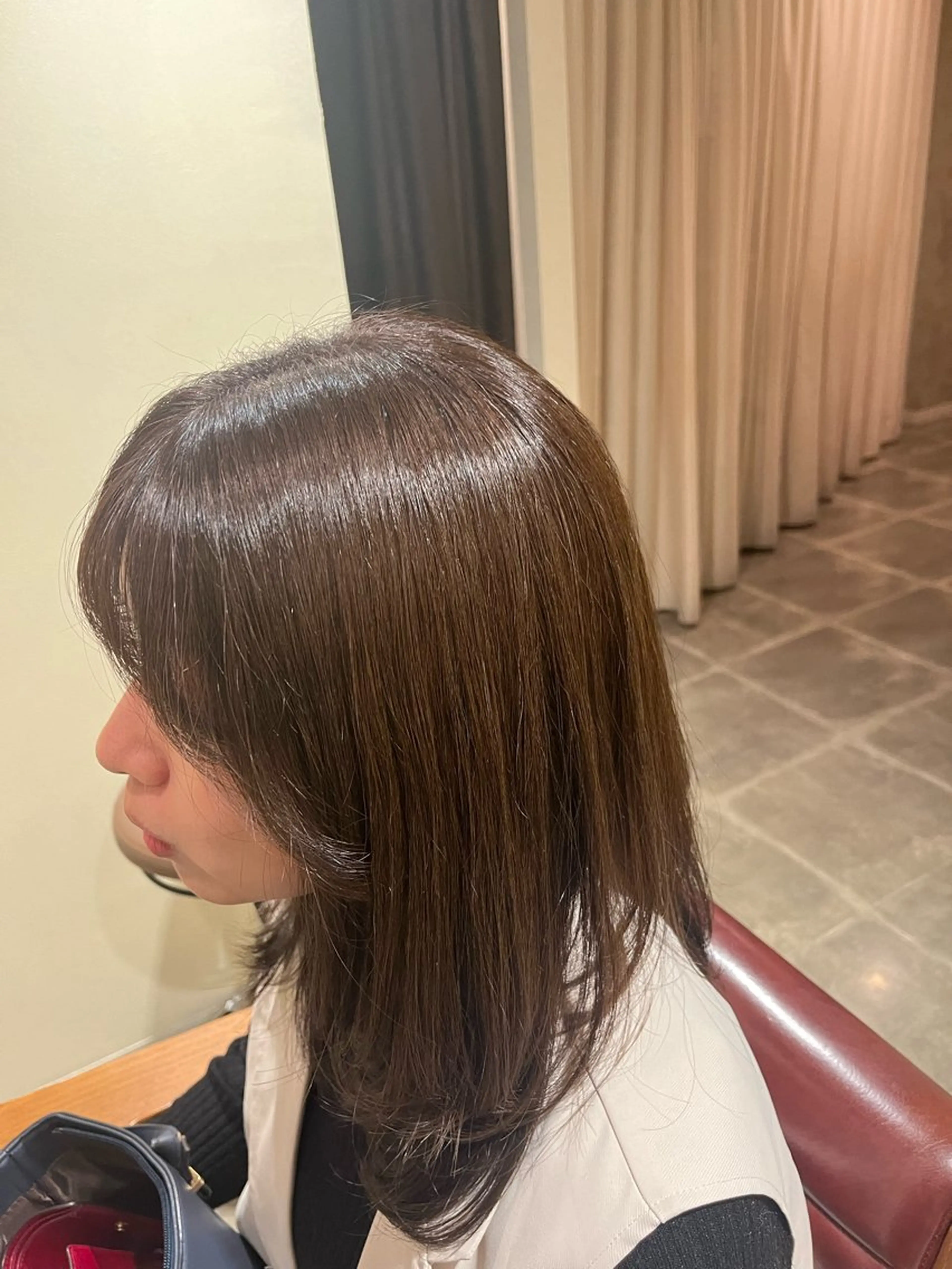 ミディアム 伊津 綾理彩のヘアスタイル