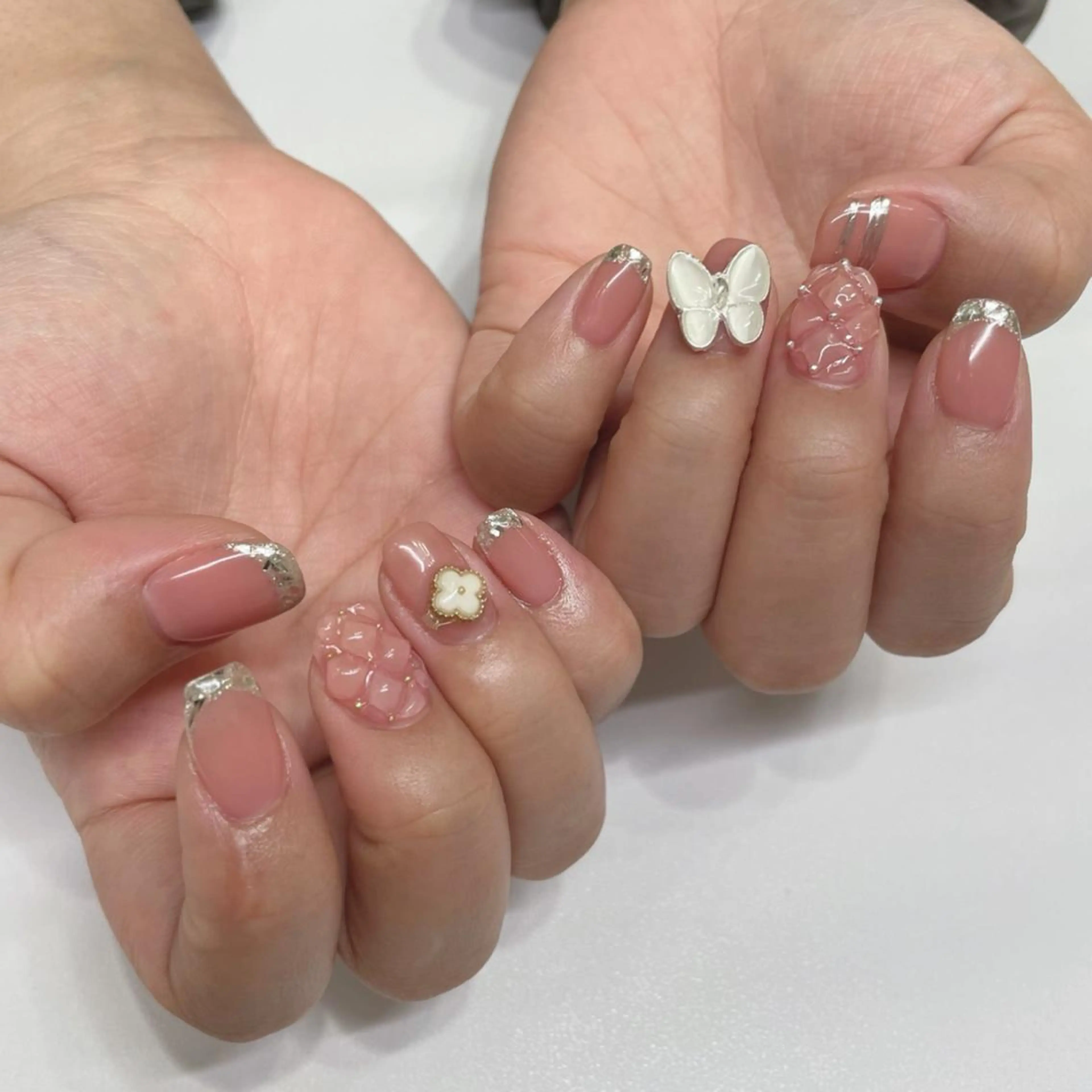 ミディアム Lety total beautyのネイルデザイン