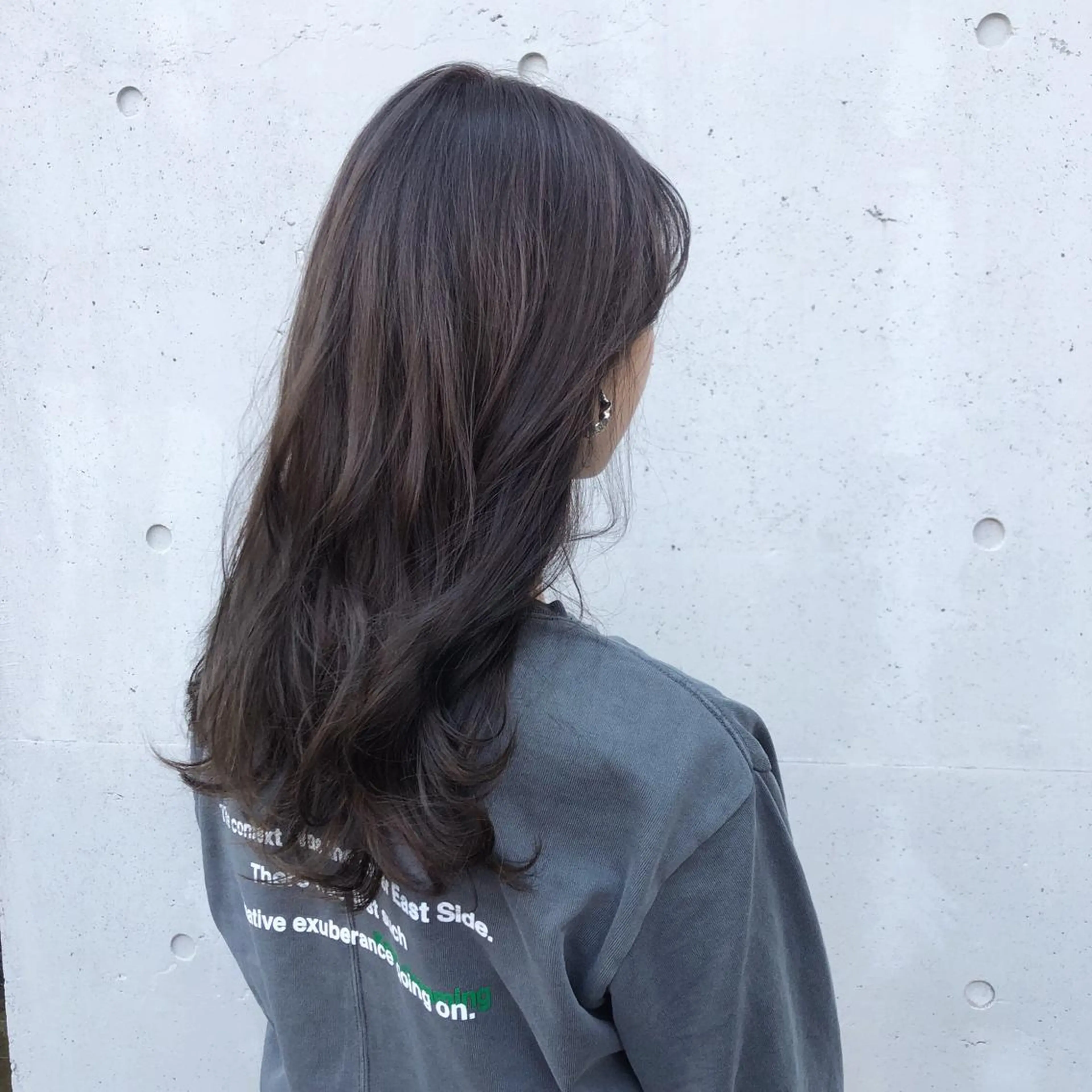 ロング カラー ヘアアレンジ ベージュカラー 透明感カラー オリーブベージュ カット ヘアカラー トリートメント 酸性縮毛矯正🧴韓国 レイヤー/髪質改善のヘアスタイル
