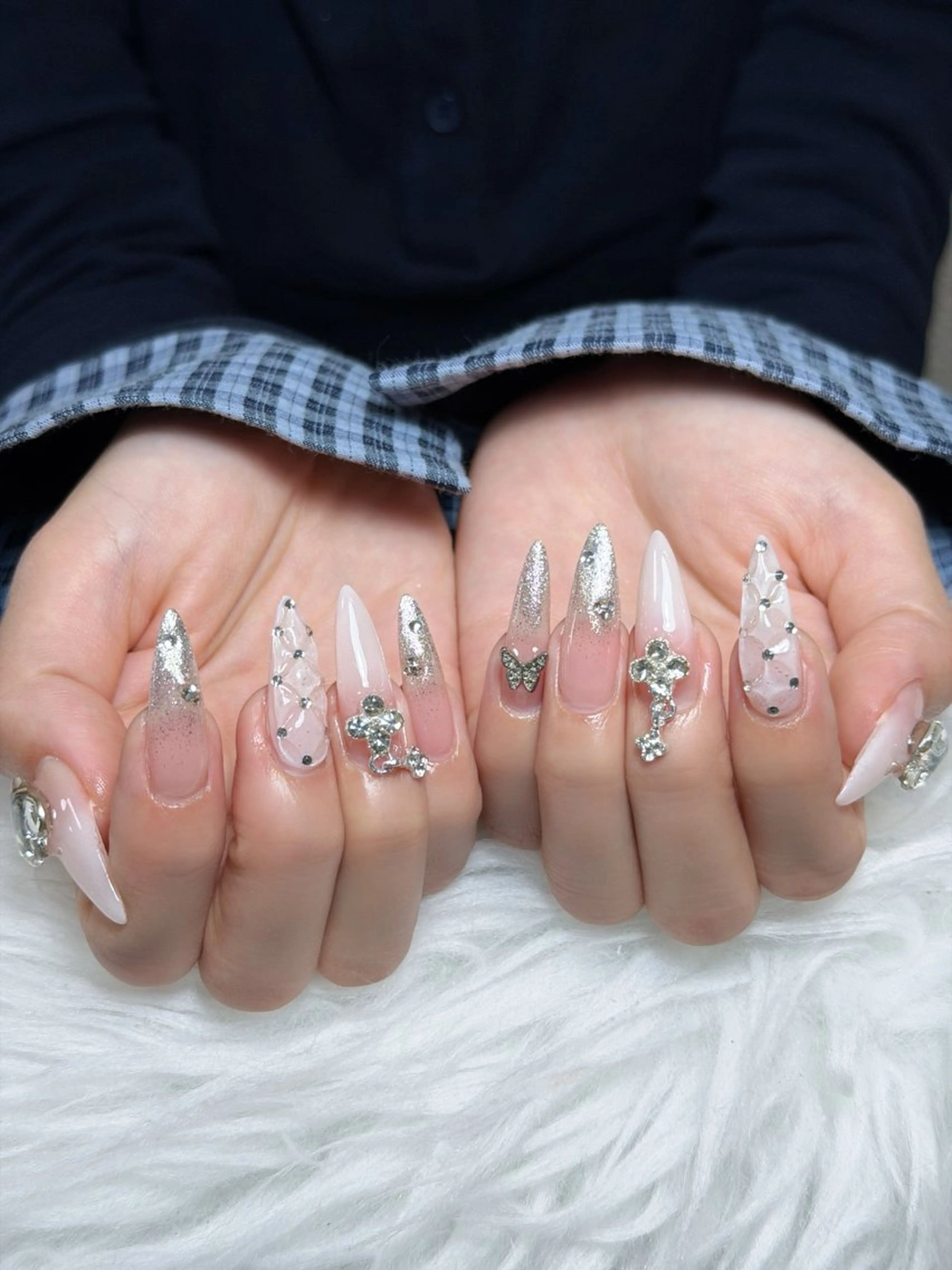 ネイル オーロラネイル ボルドー ブラウン 氷ネイル・うるうるネイル キラキラネイル ハンドネイル Julli NailStudioのネイルデザイン