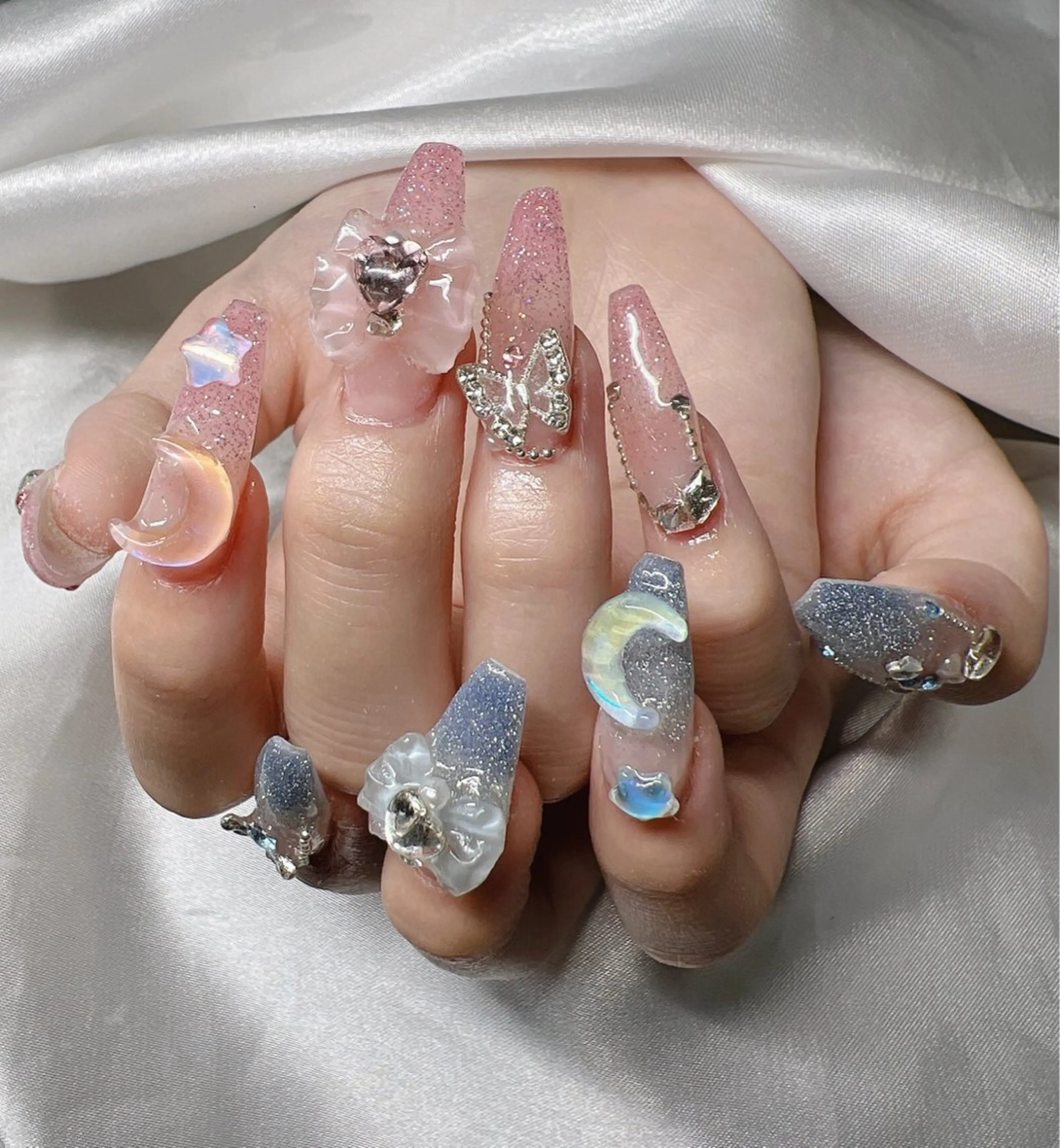 ネイル 長さ出し グラデーション 卒業式 キラキラネイル マグネットネイル ハンドネイル Lee Nailsのネイルデザイン