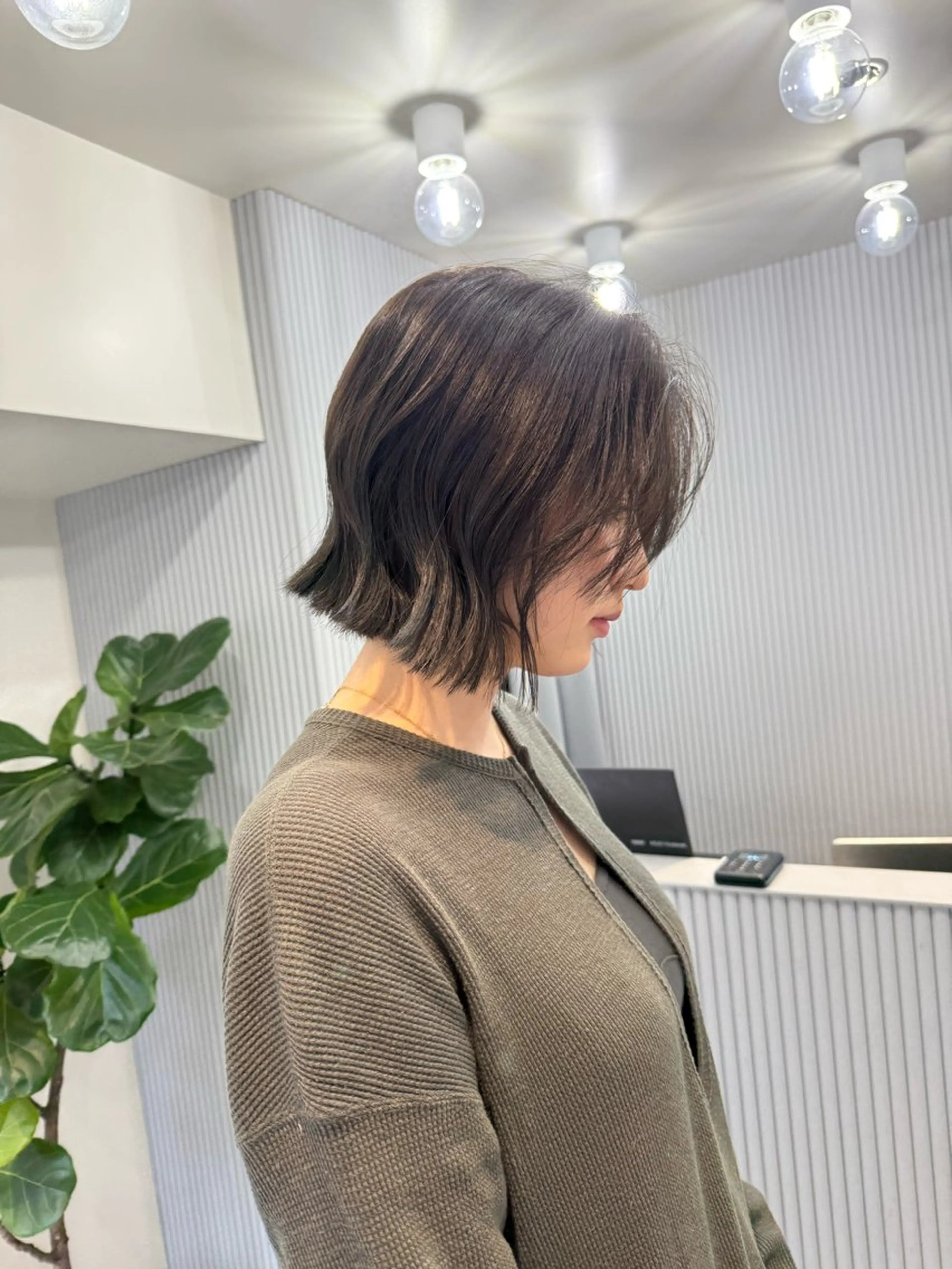 ショート カラー ミルクティー× グレージュMOMOのヘアスタイル