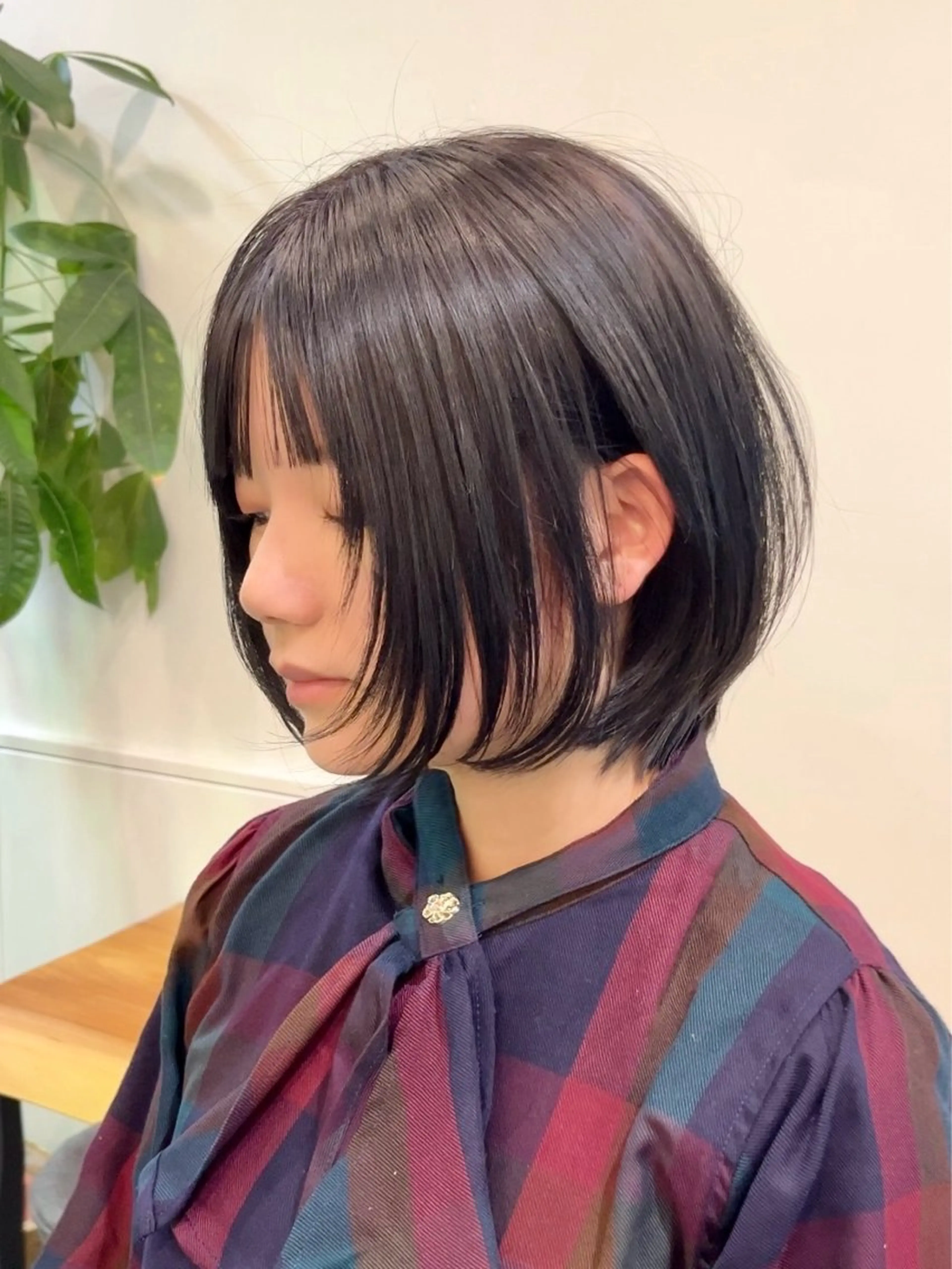 ミディアム カラー グレージュ くびれヘア 顔まわりレイヤー 韓国風ヘア レイヤーカット カット ヘアカラー VIEW EHIME 齋藤  あつきのヘアスタイル
