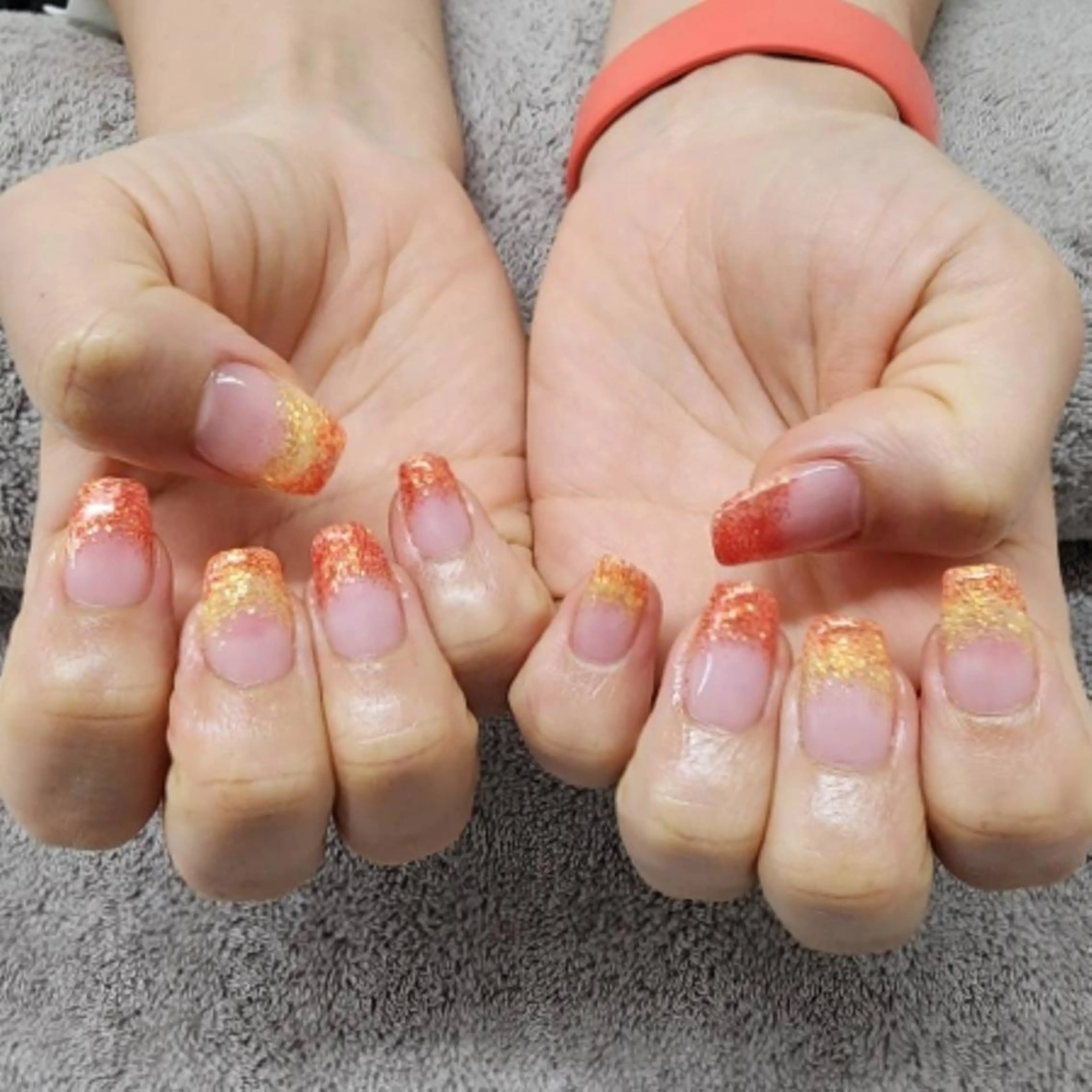 ネイル ジェルネイル ラメ(グリッター) ラメグラデーション ワンカラーネイル パラジェル atEdgeｱｴｯﾄ OMOTESANDOのエステ・リラクイメージ