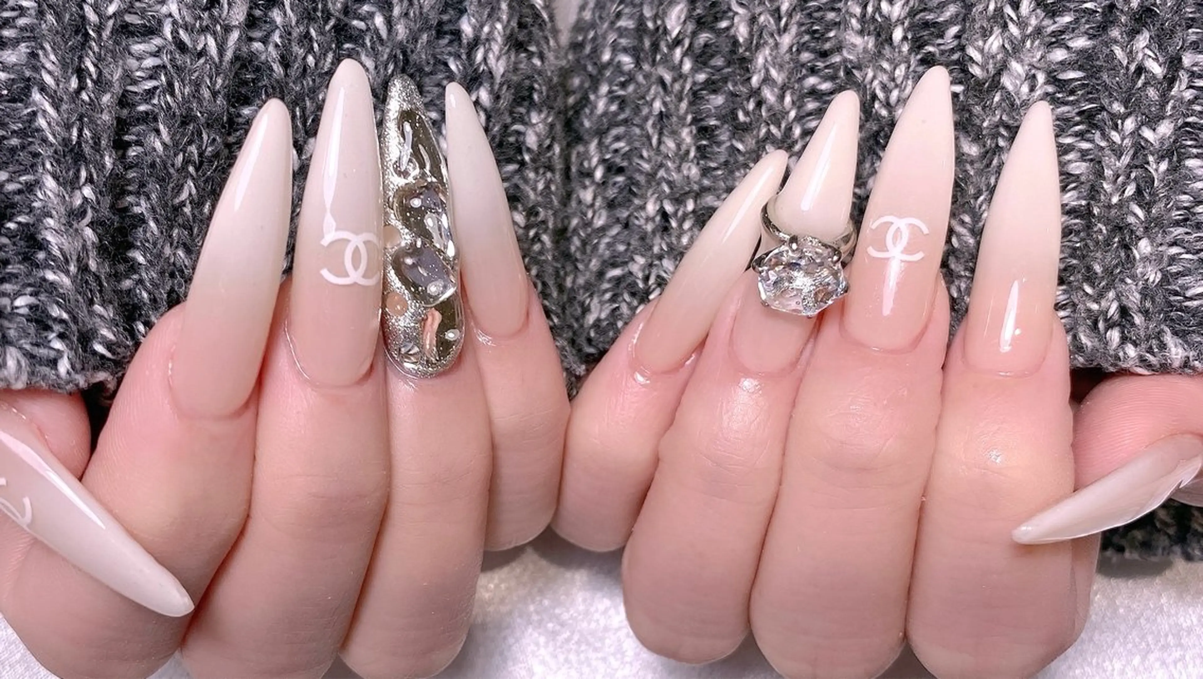 ネイル ブルー チークネイル フレンチネイル ハート ホログラムネイル 美爪パラジェル導入店 Sunnilyのネイルデザイン