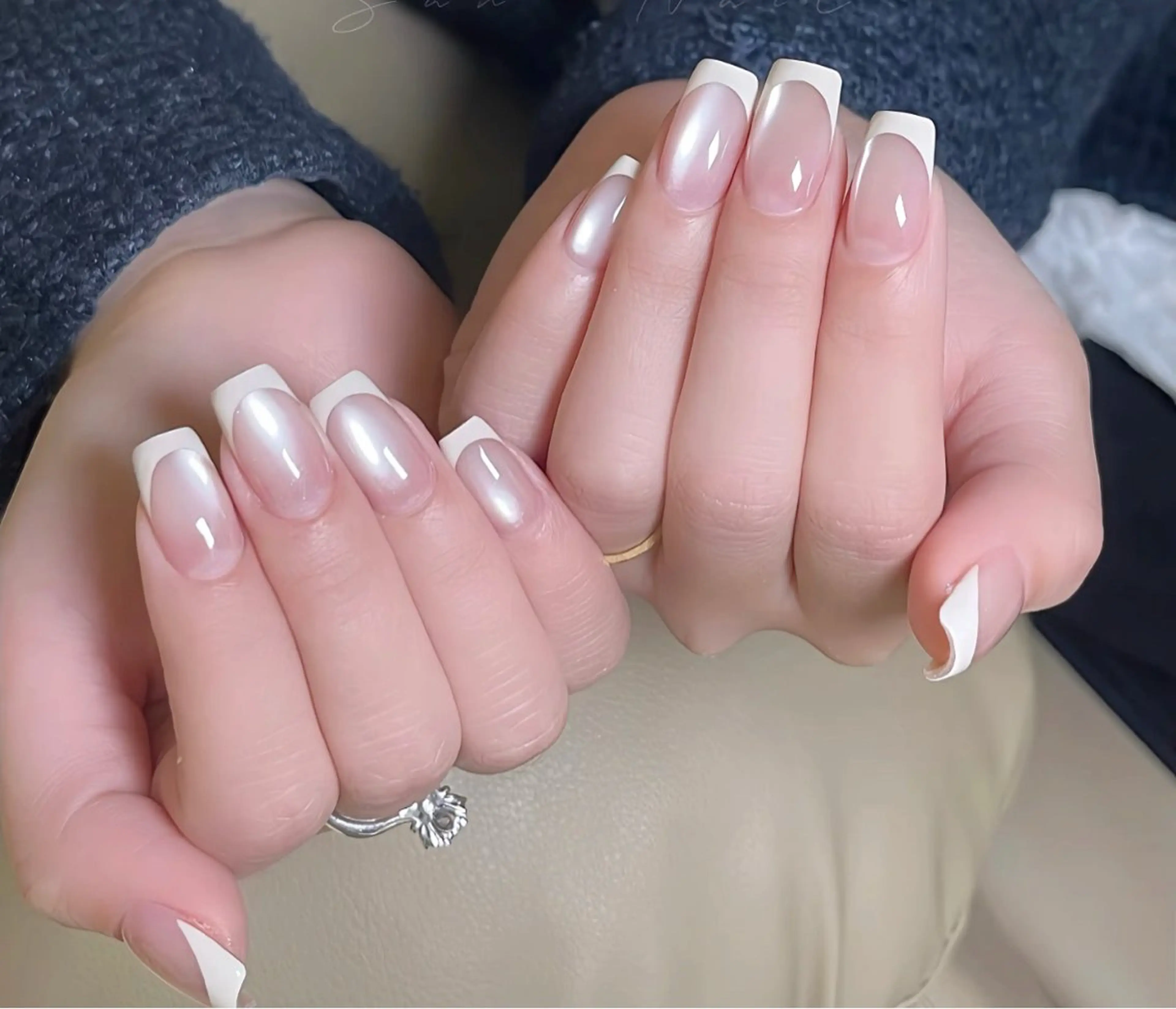 🎀ぷるぷるマグネット➕ホワイトフレンチ🎀パラジェル¥7800💕（オフ、ケア込み）の写真