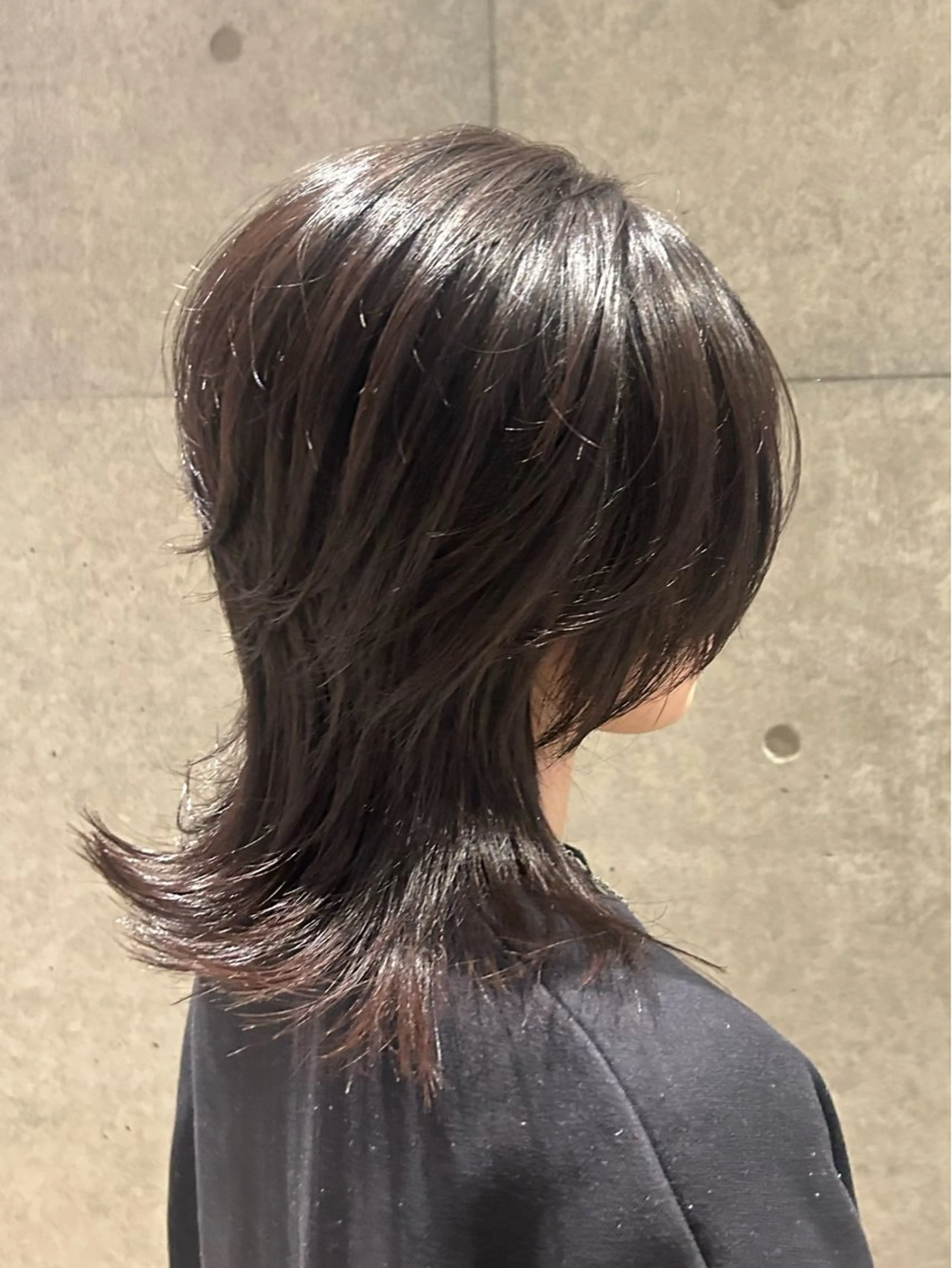 ミディアム レイヤーカット 小顔カット ウルフカット 南 菜花のヘアスタイル