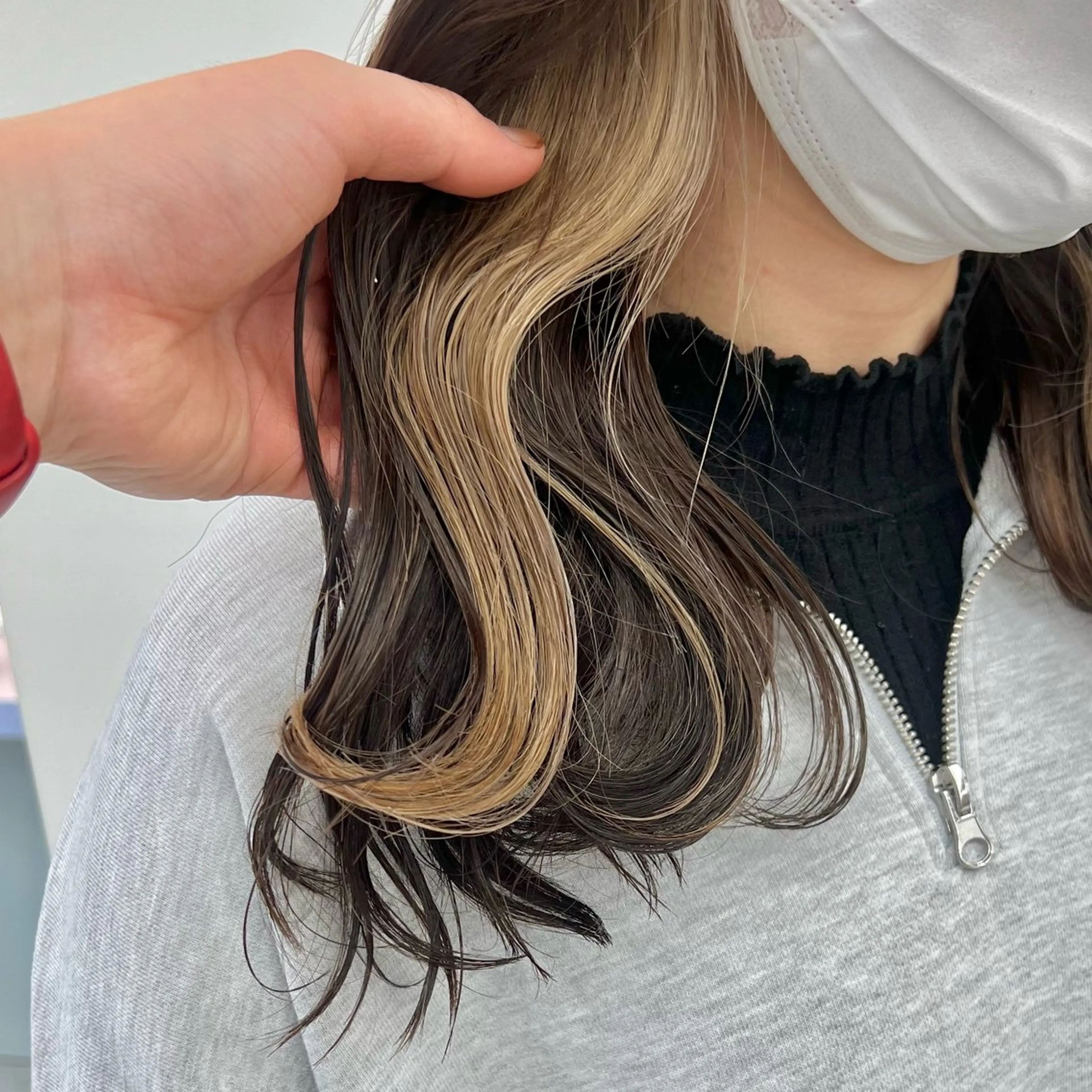 セミロング カラー ヘアカラー トリートメント ヘッドスパ ヘアセット 韓国スタイル🇰🇷 トレンドレイヤー🪡のヘアスタイル