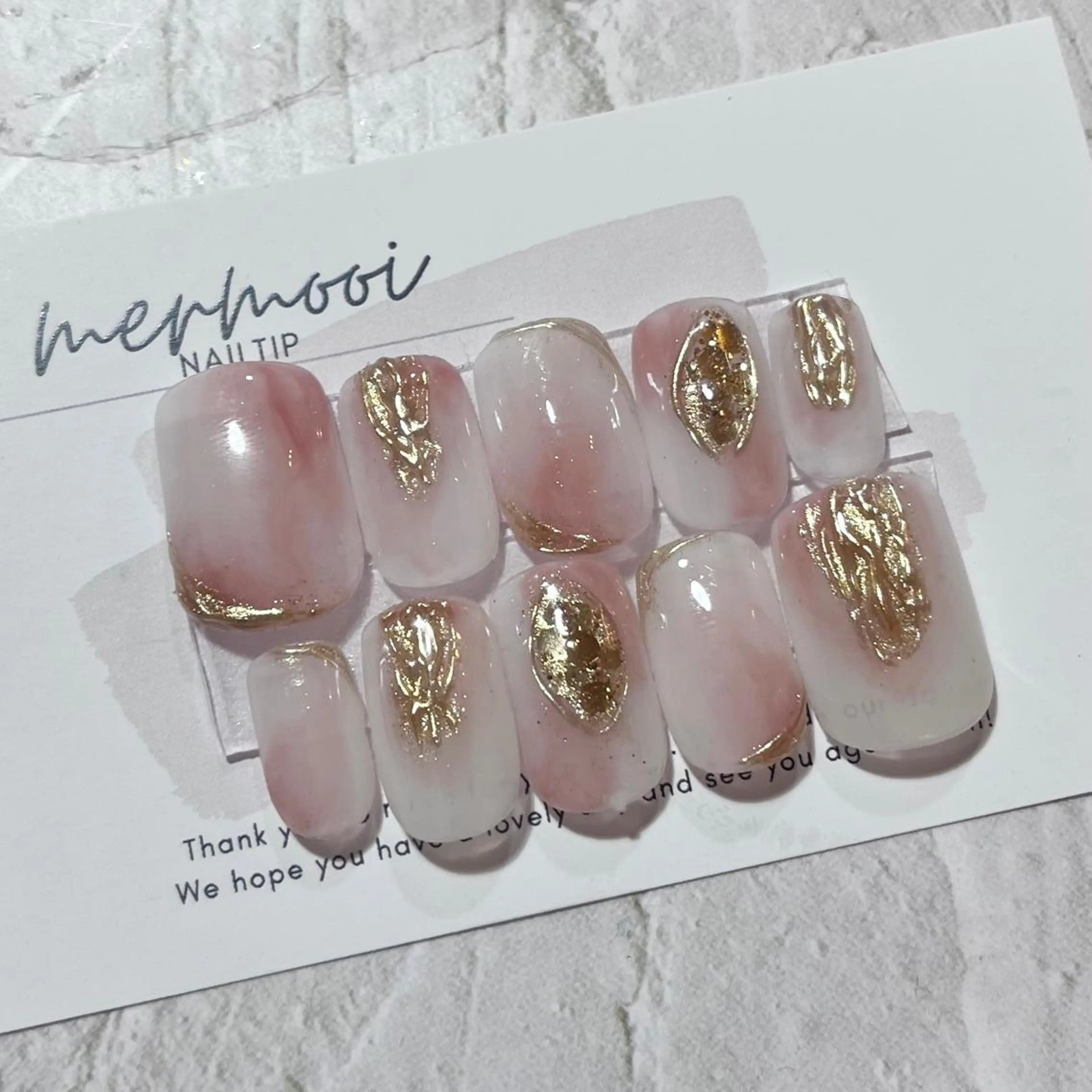 ネイル アートネイル ミラーネイル ニュアンスネイル ネイルチップ melumooi nailのネイルデザイン