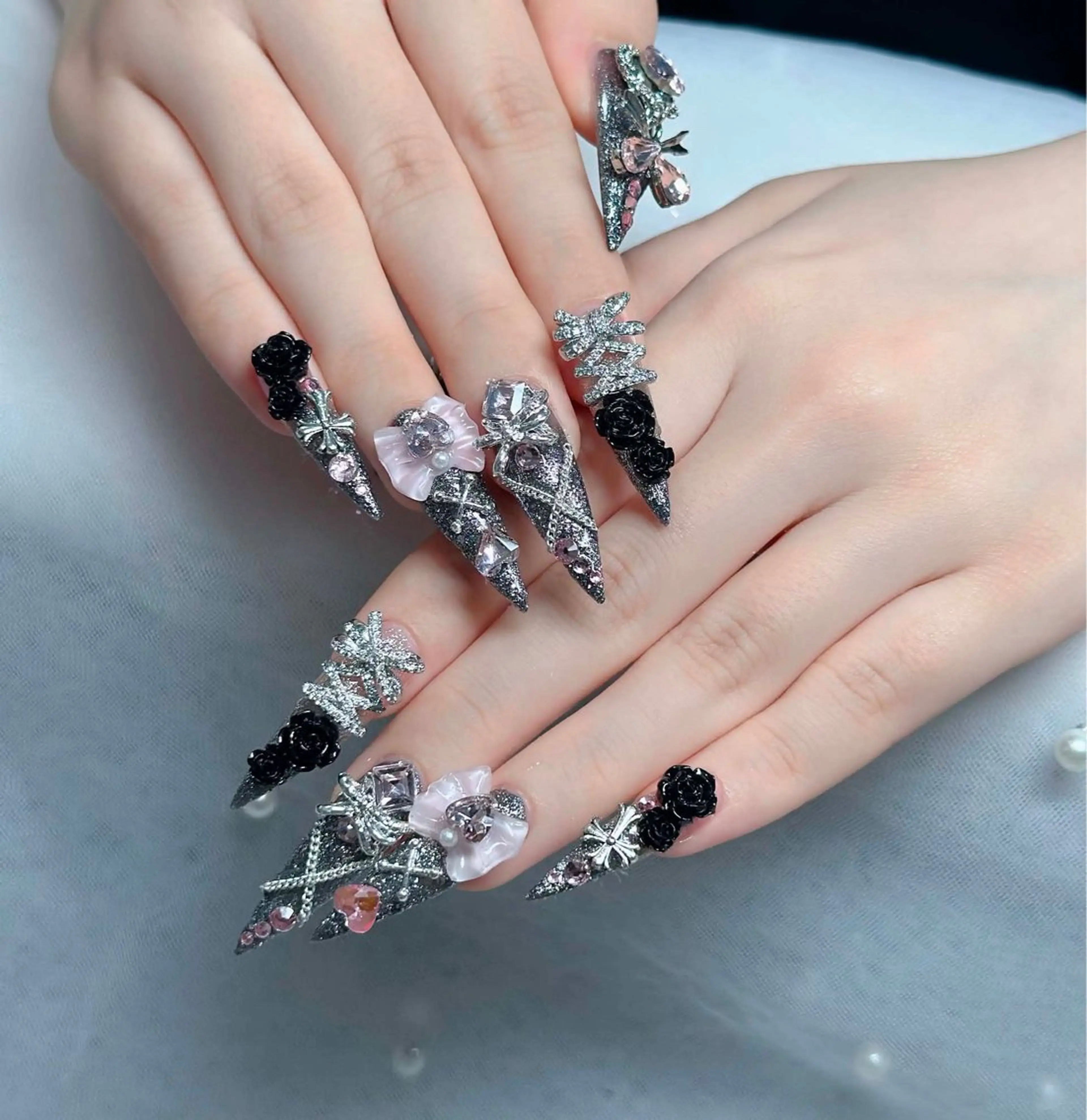 ネイル フレンチネイル ジェルネイル ガラスフレンチ ハロウィン ハート ハンドネイル H.baby Nail Salonのネイルデザイン