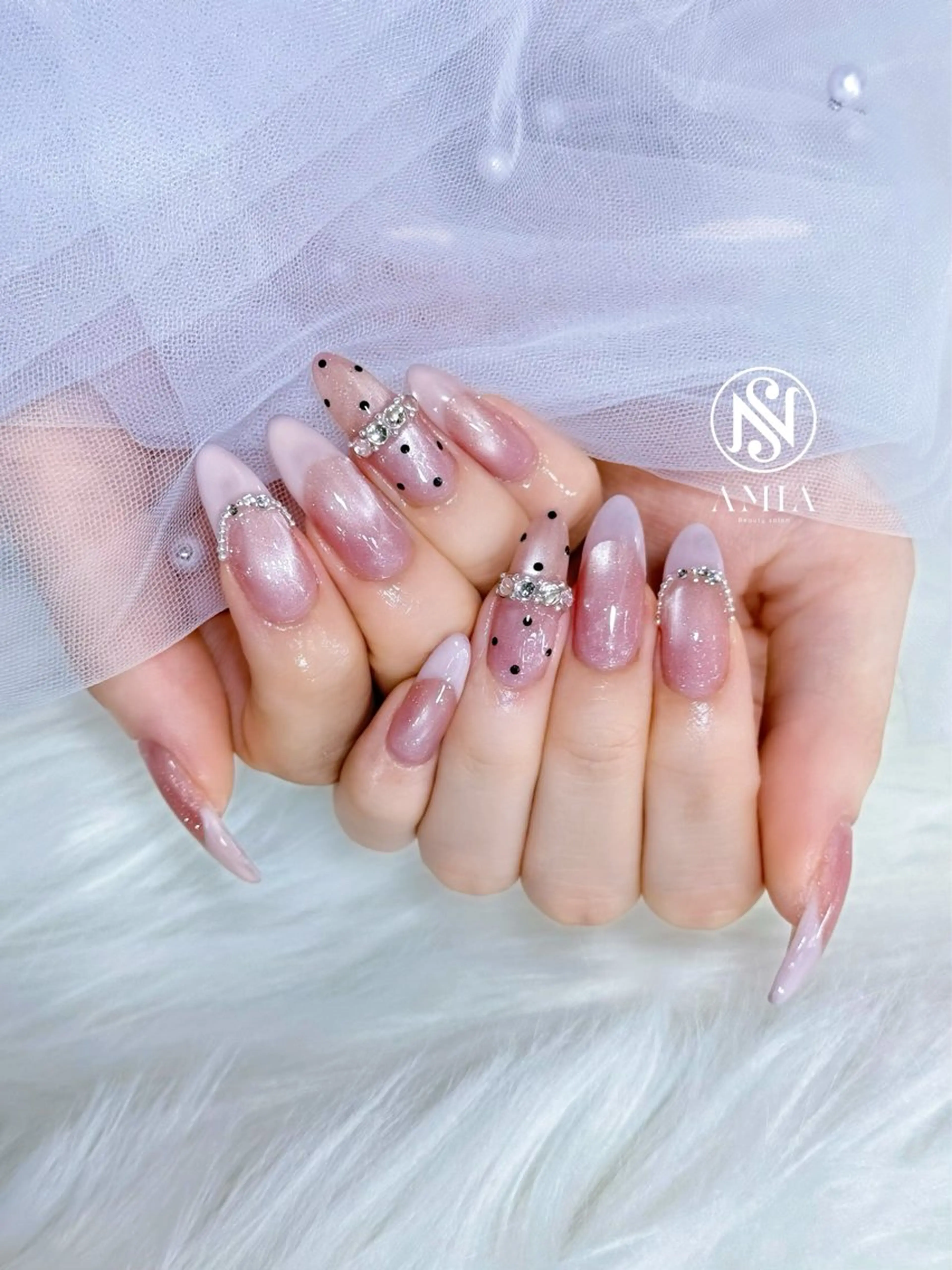ロング ハンドネイル 🌟AMIA BEAUTY🌟のネイルデザイン