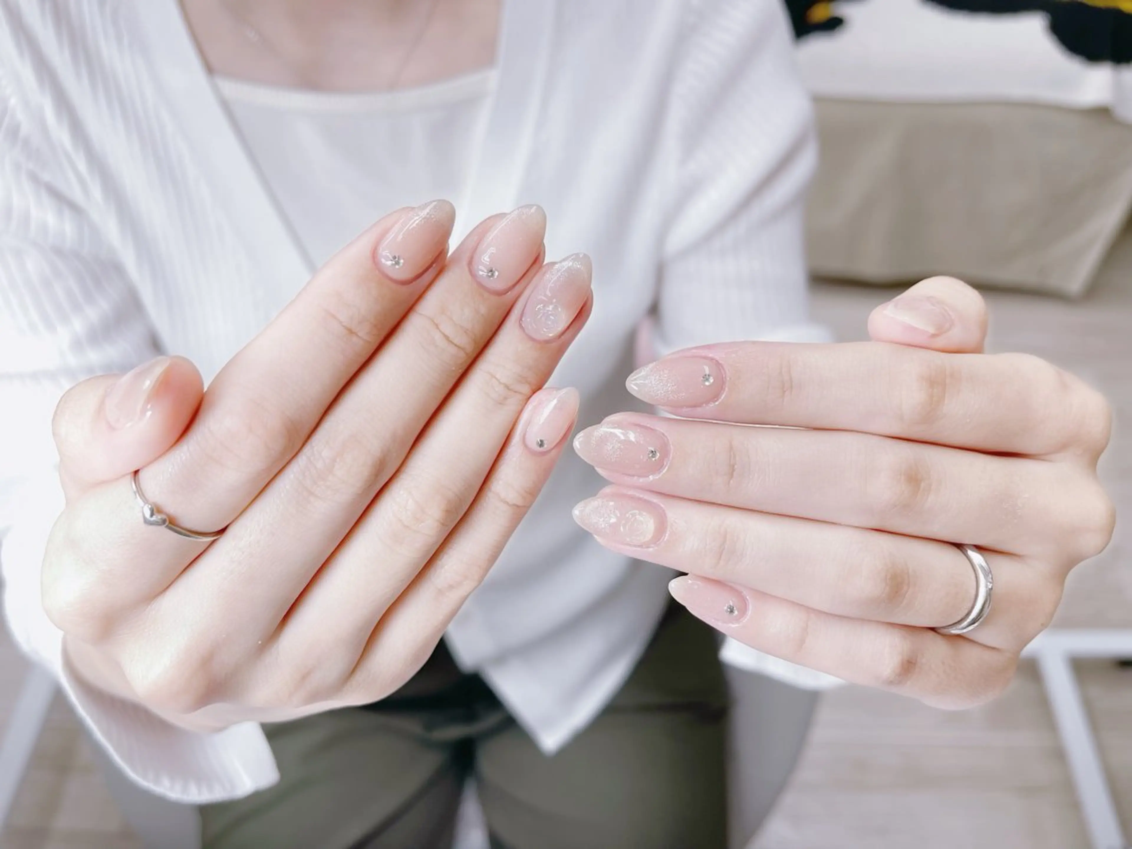 メンズ ネイル アートネイル フレンチネイル ジェルネイル キラキラネイル パラジェル ハンドネイル Bloom スカルプ専門店のネイルデザイン