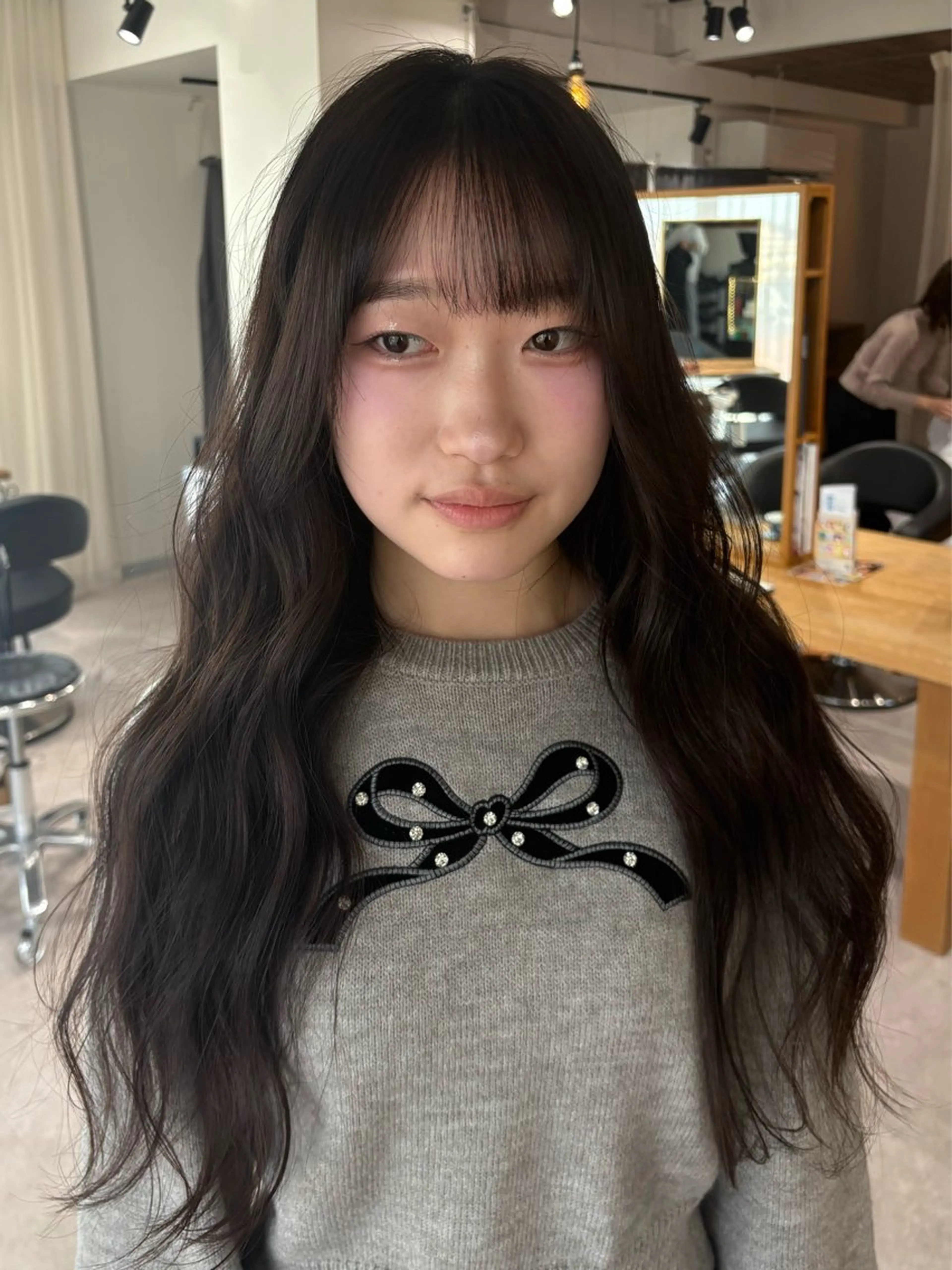 ロング カラー ショコラグレージュ グレージュ ヘアカラー aina / n.w.hのヘアスタイル