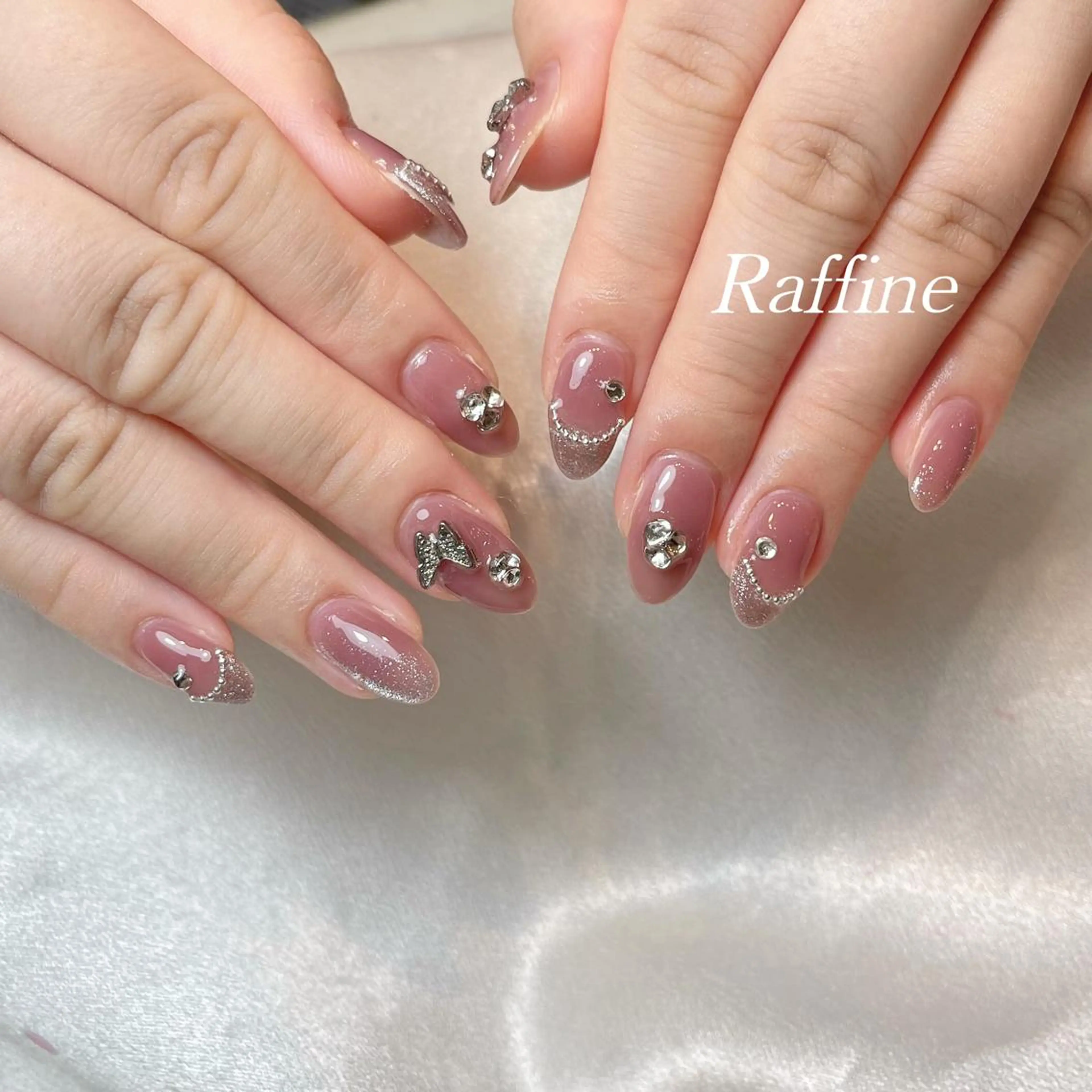 ネイル RAFFINE haru🦋🩵のネイルデザイン