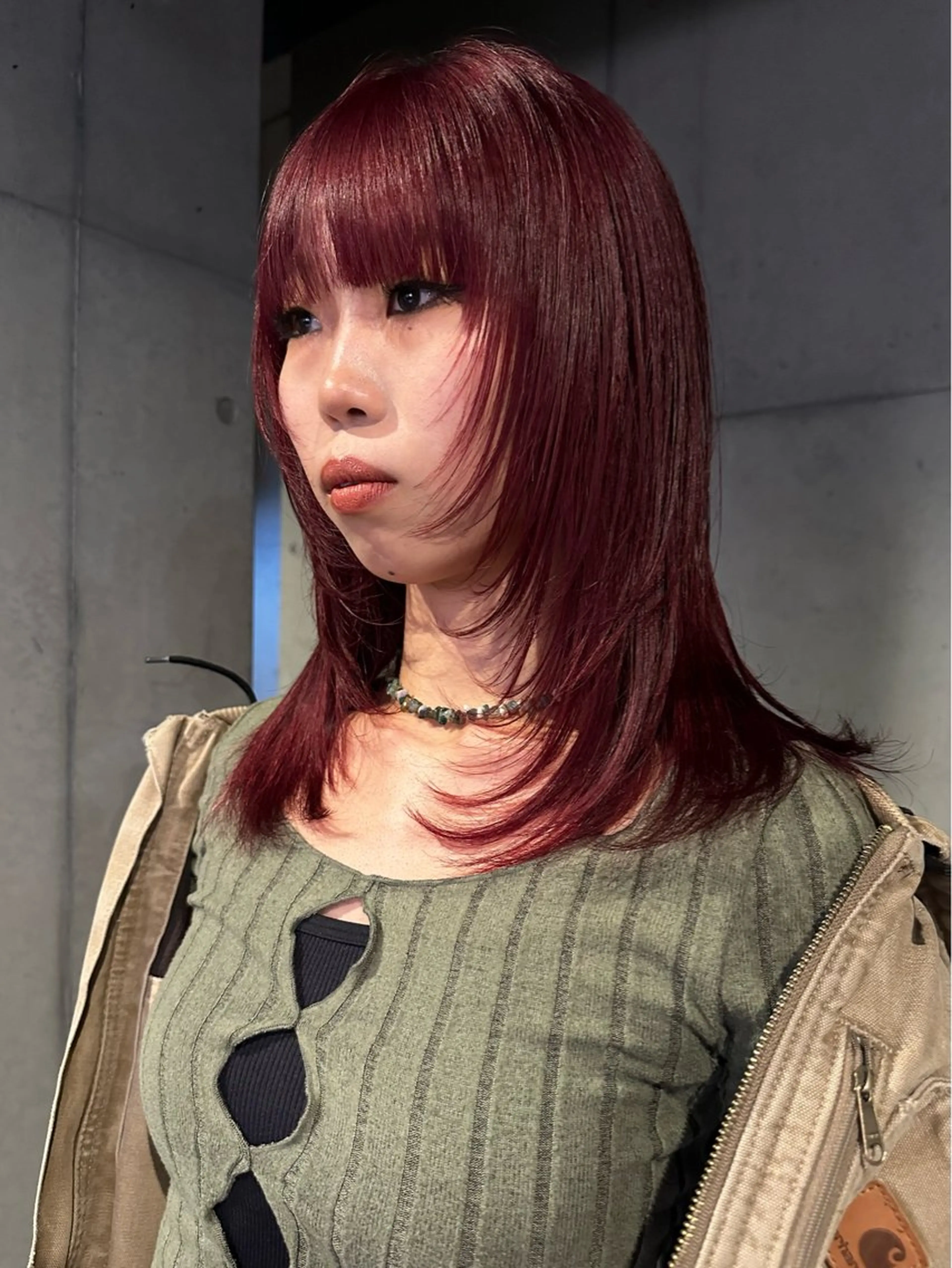 ミディアム カラー 顔まわりレイヤー ハッシュカット レイヤーカット ウルフカット カット ヘアカラー 似合わせウルフ/ レイヤー/山本祐輔のヘアスタイル