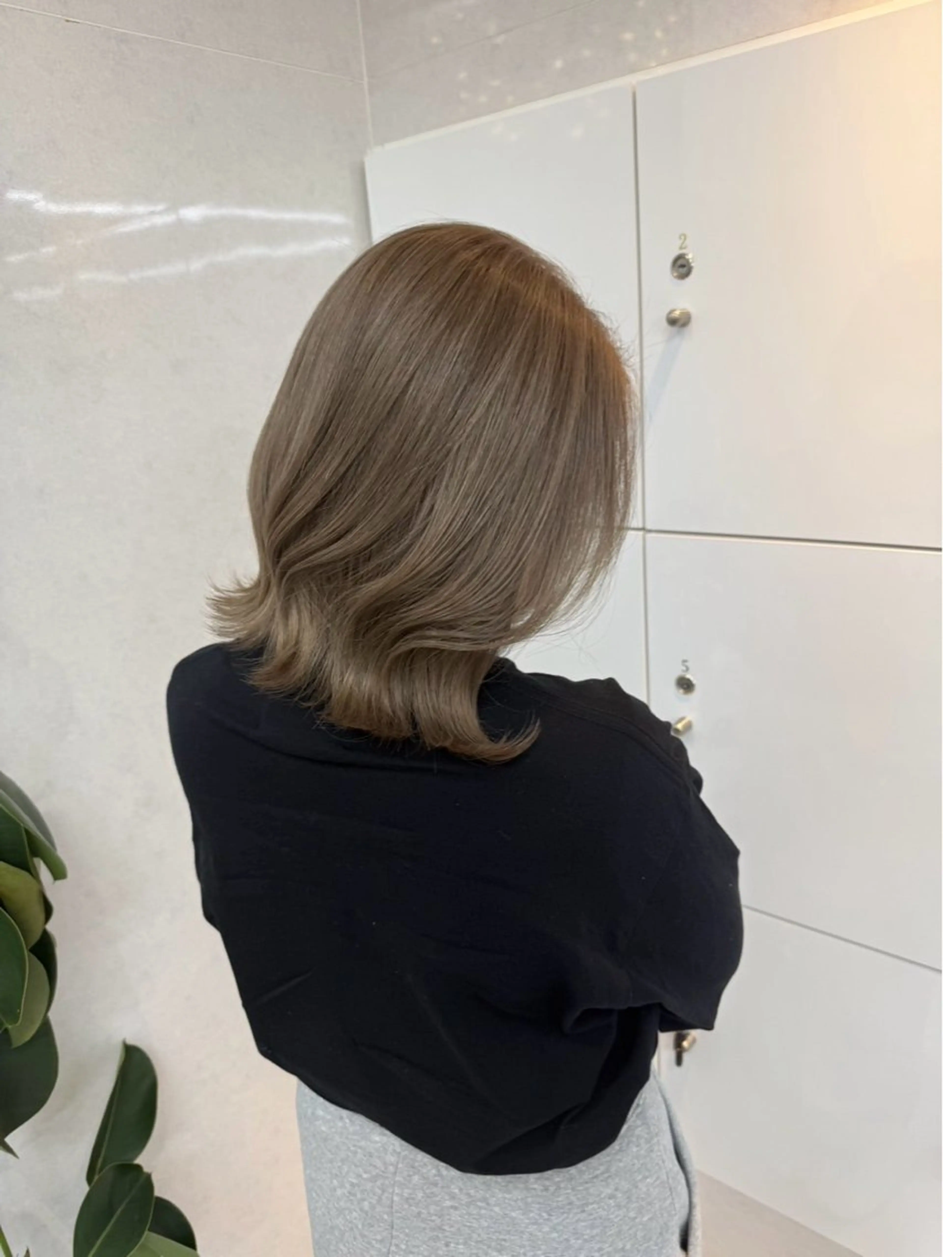 ミディアム カラー ヘアカラー トリートメント 【ALEAP】 𝐇𝐀𝐊𝐔のヘアスタイル