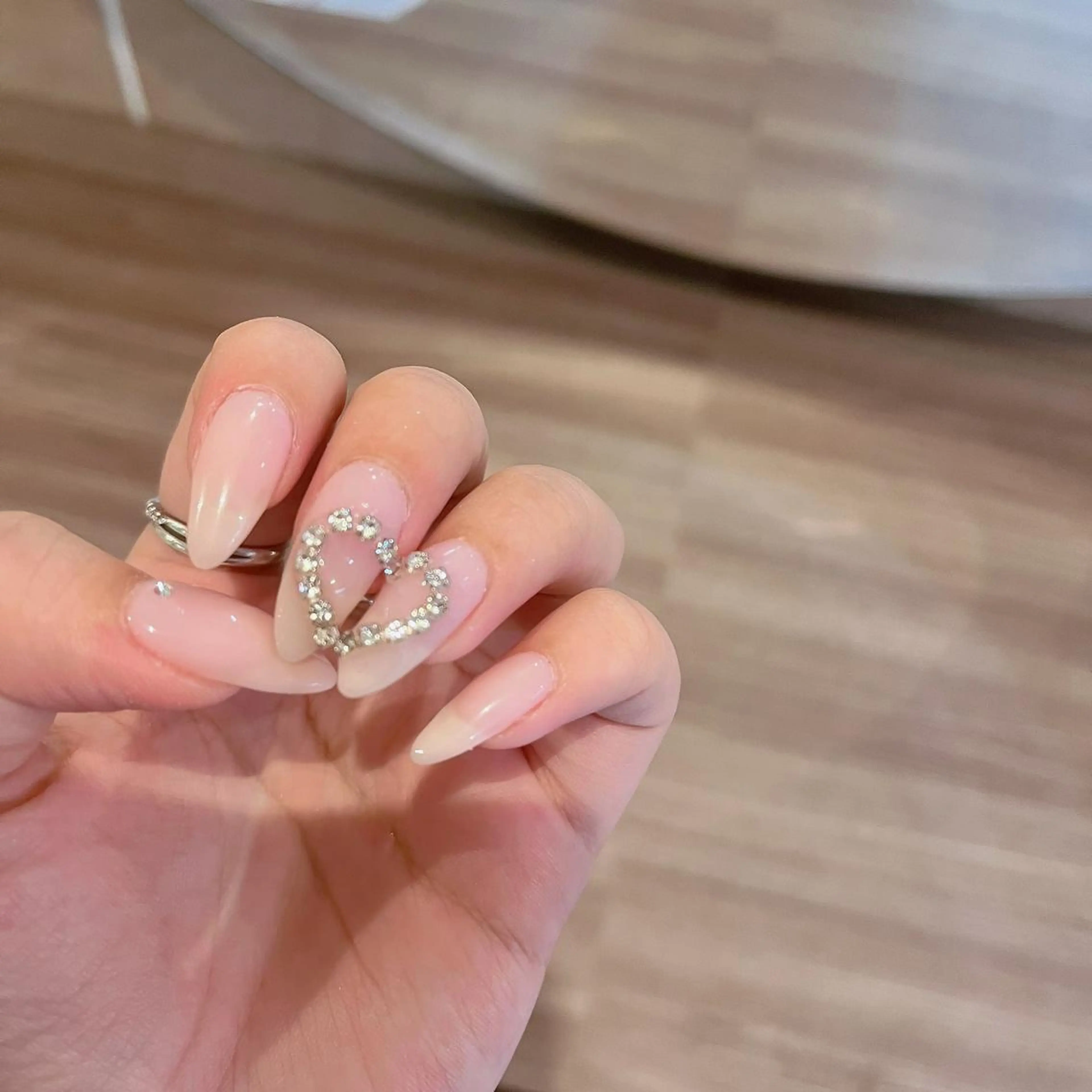 ネイル ハンドネイル ೀガーリーネイル あかぎしおりのネイルデザイン