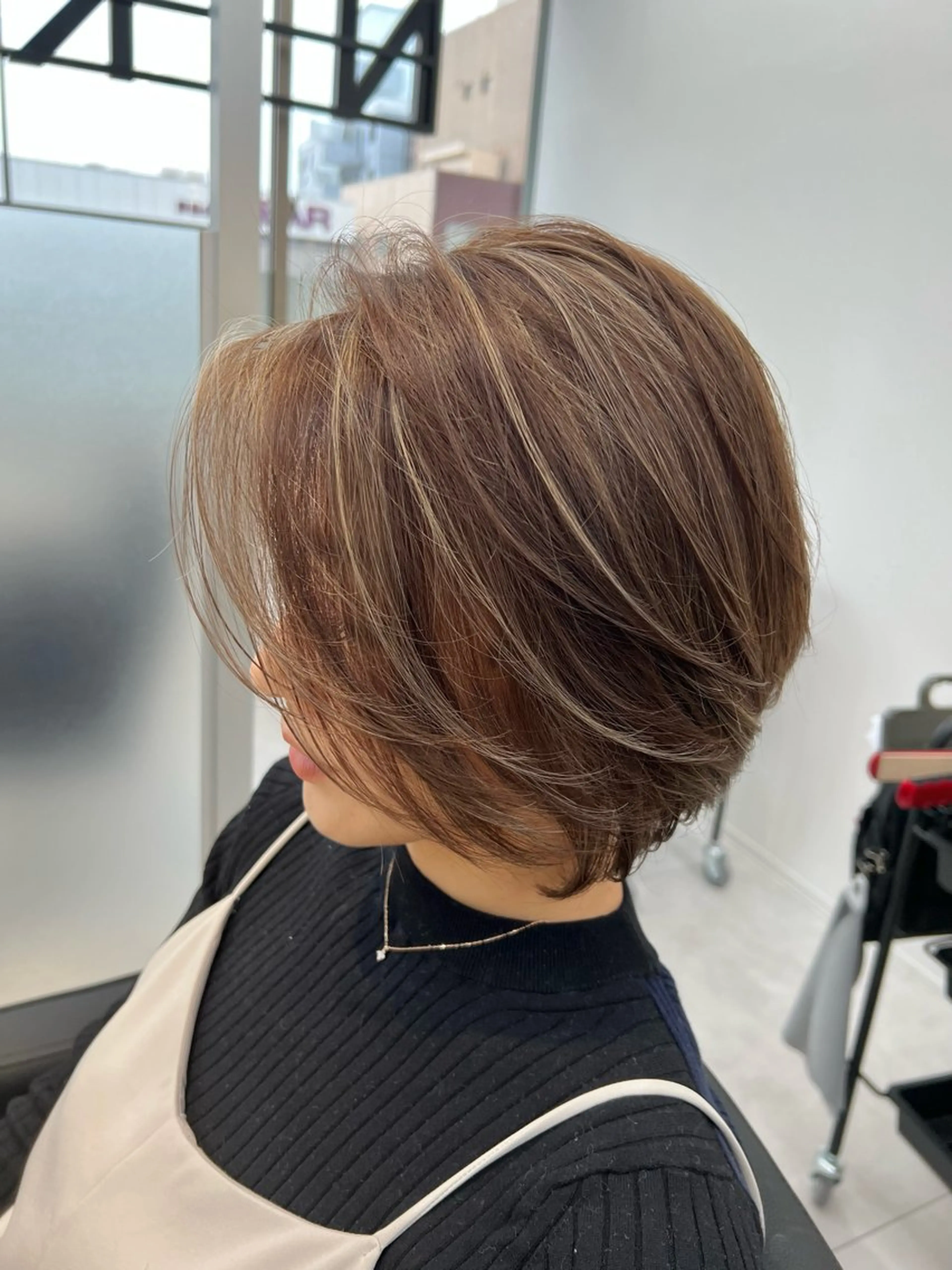 ショート ハイライト ヘアカラー 伊藤　優悟 /白髪ぼかしのヘアスタイル