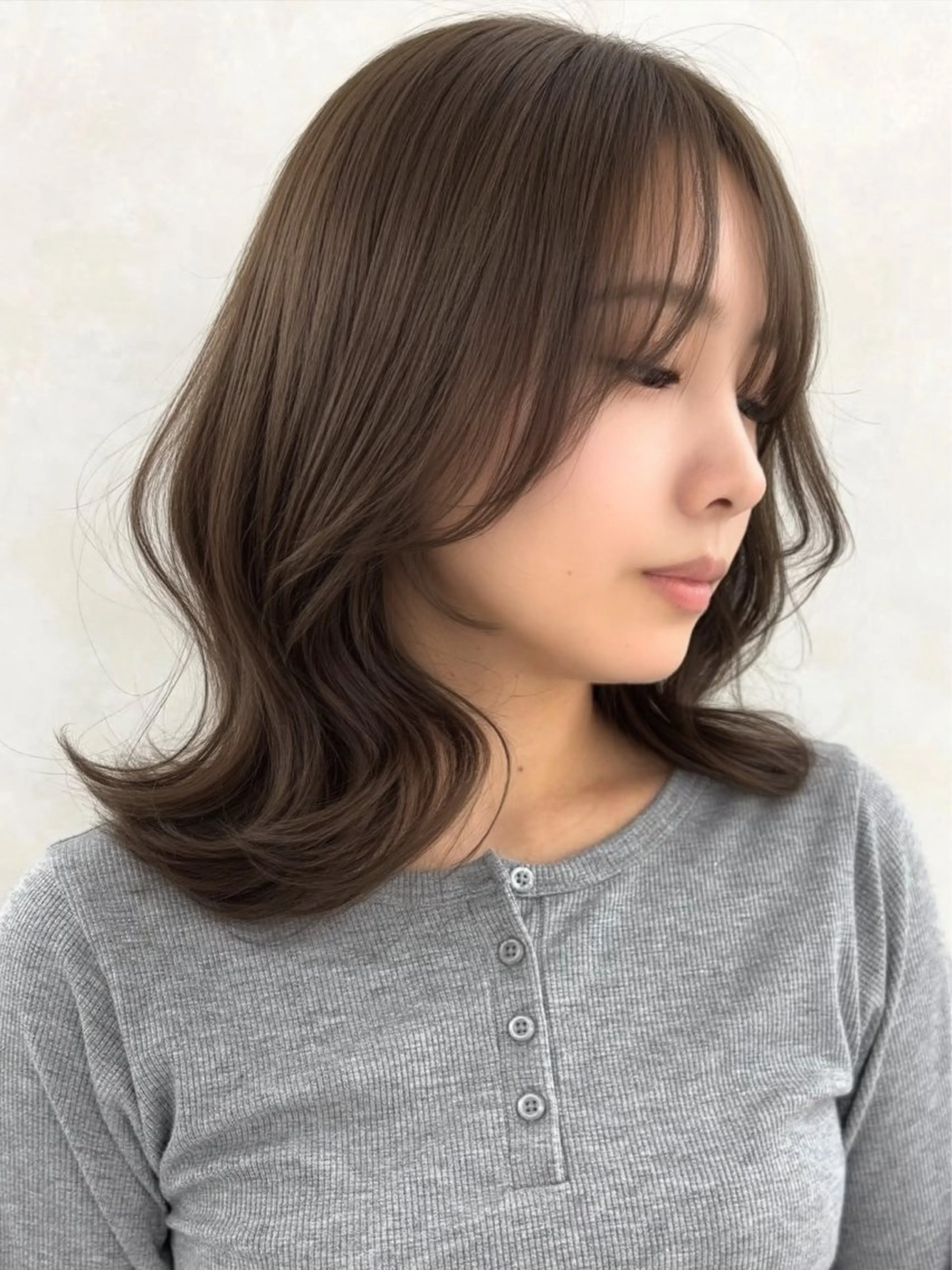 セミロング すずか ／艶感カラー🪽🫧のヘアスタイル