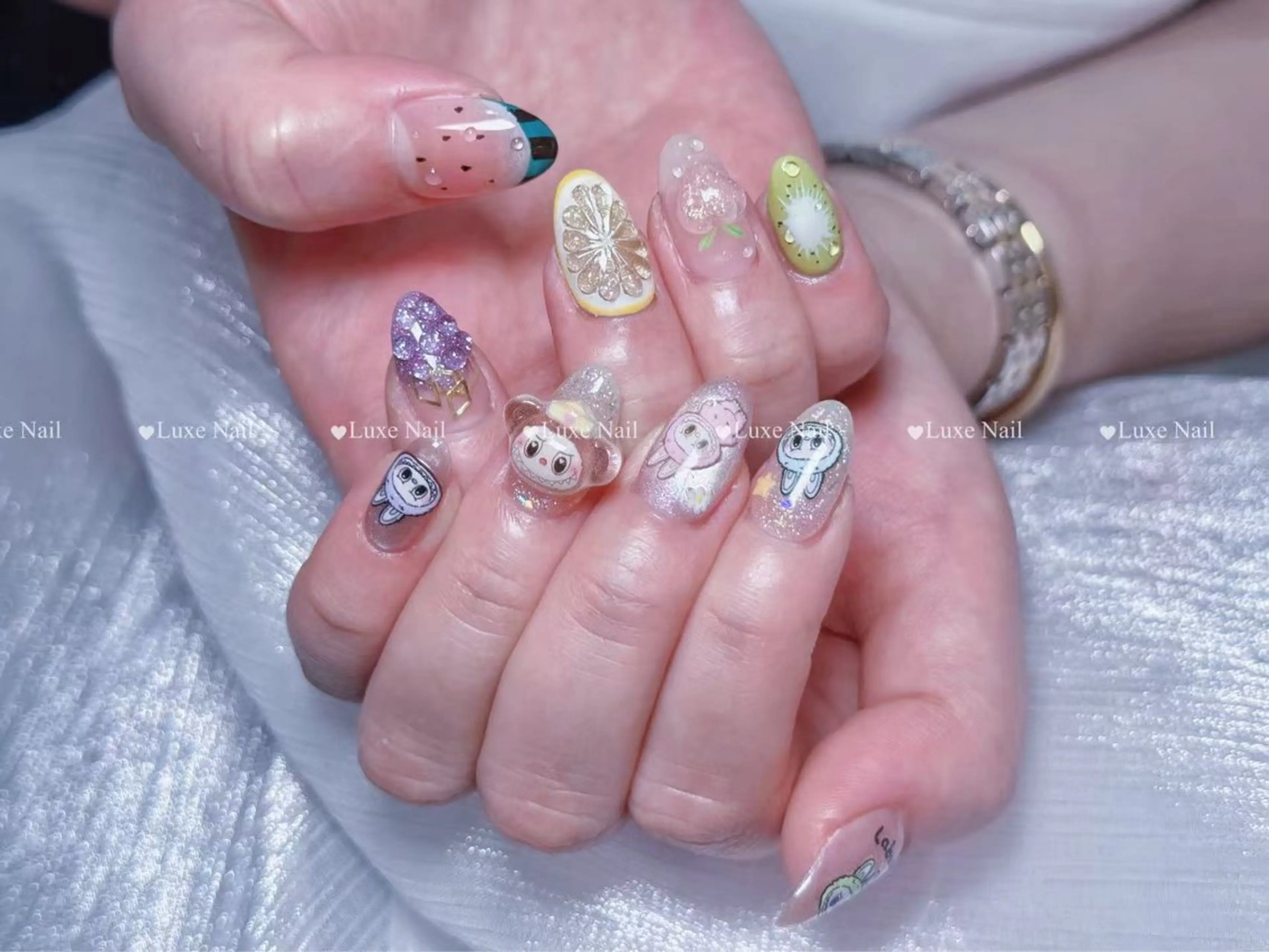 ネイル フラッシュネイル フットネイル フレンチネイル ジェルネイル ガラスフレンチ Luxe Nail Salon（Mio）のネイルデザイン