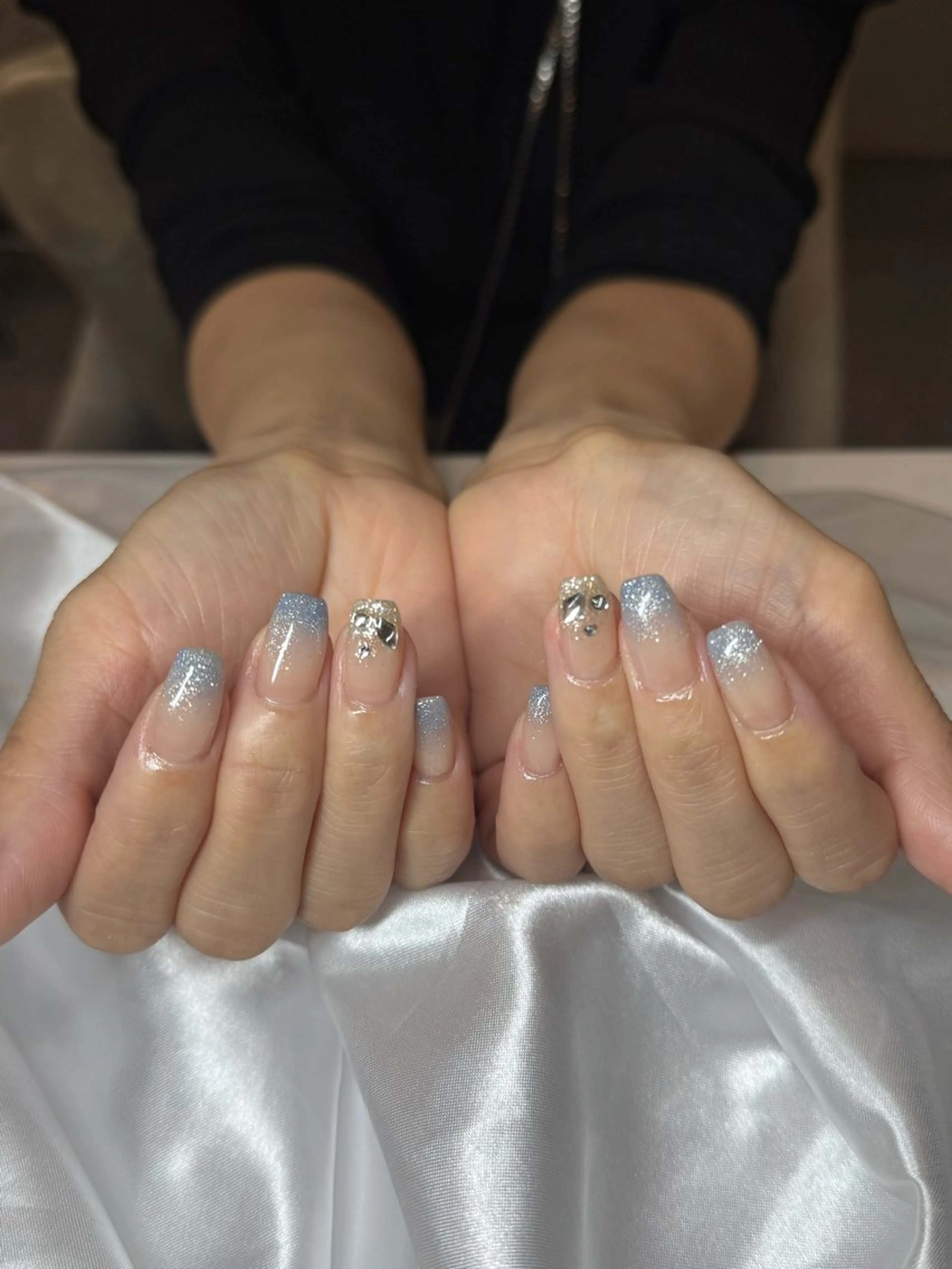 ネイル アートネイル グラデーション Rommy Arisaのネイルデザイン