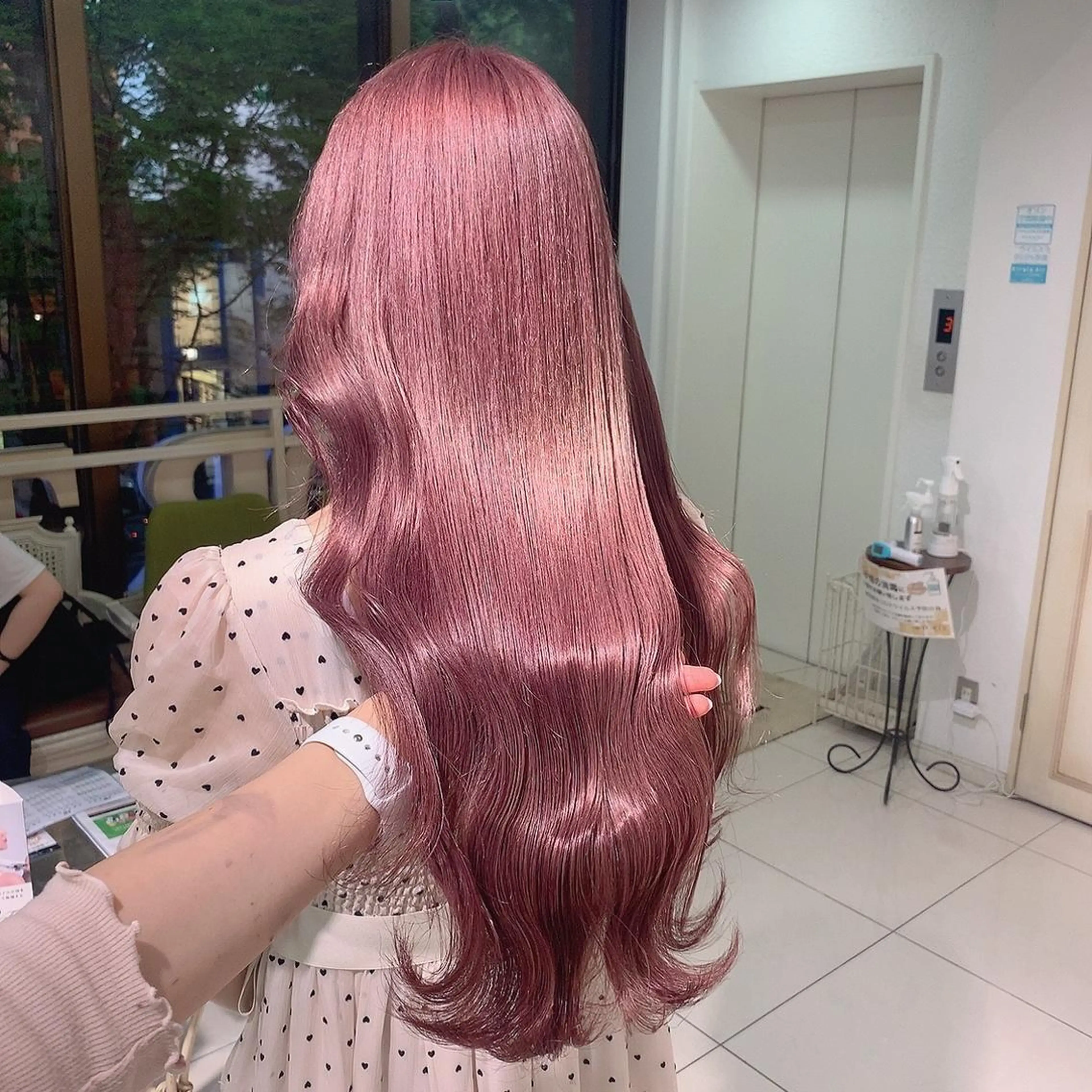 ロング カラー ヘアカラー ハネエクステ🪽🫧 hinano🎀のヘアスタイル