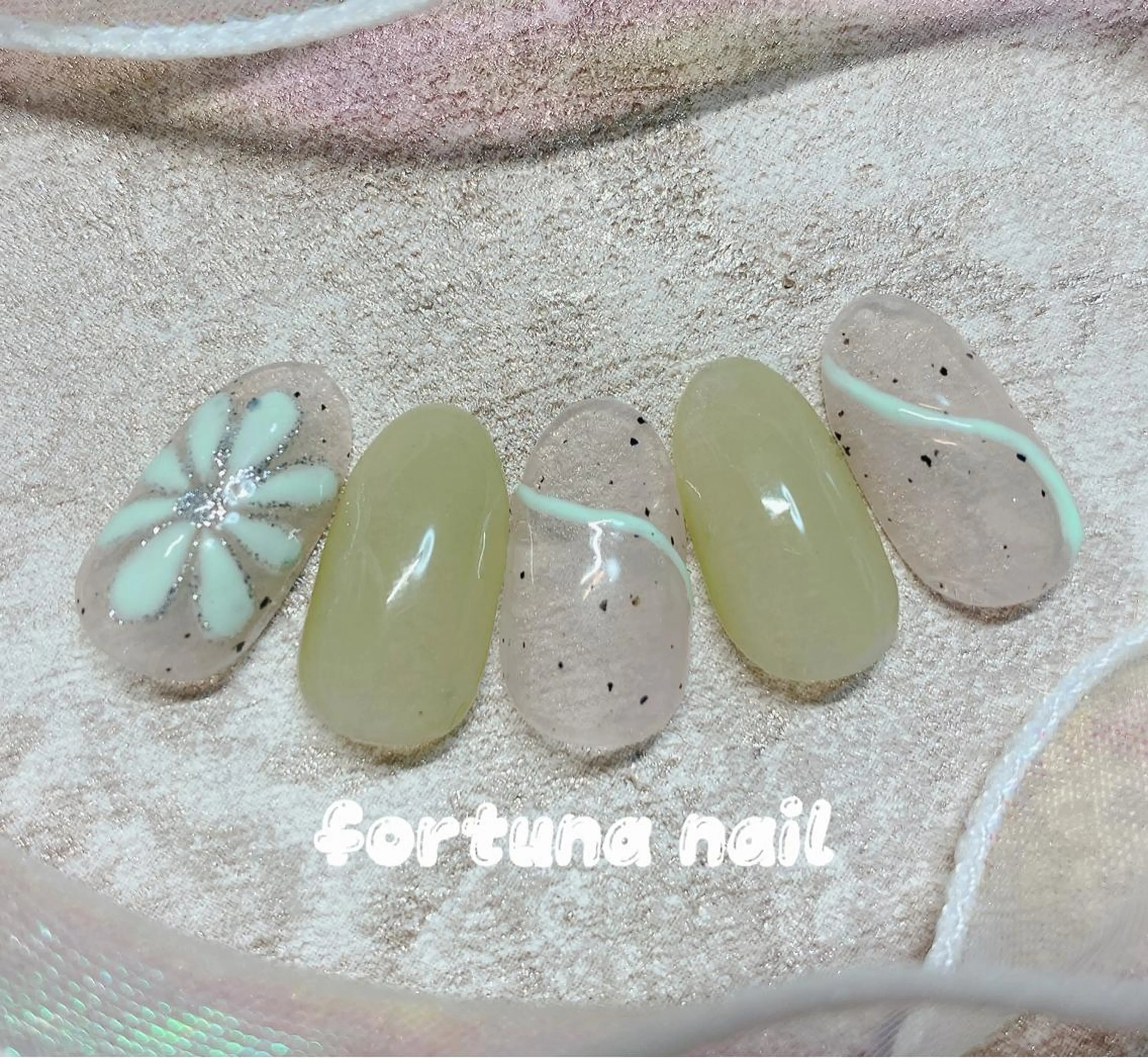 ネイル ハンドネイル ハンドケア Nail •Head スパFortunaのネイルデザイン