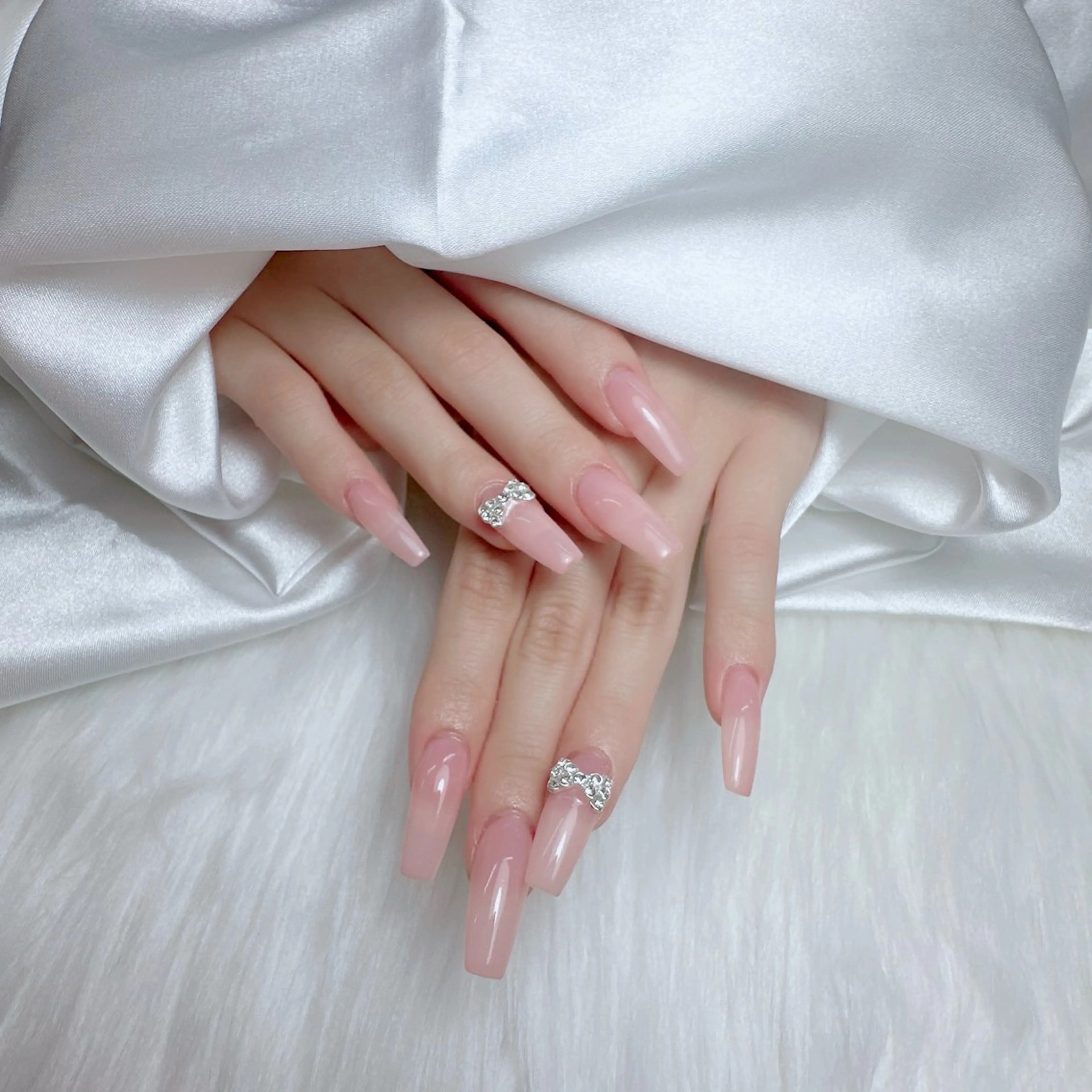 ネイル アートネイル ジェルネイル グラデーション キラキラネイル ラメ(グリッター) ハンドネイル Viola. 優花のネイルデザイン