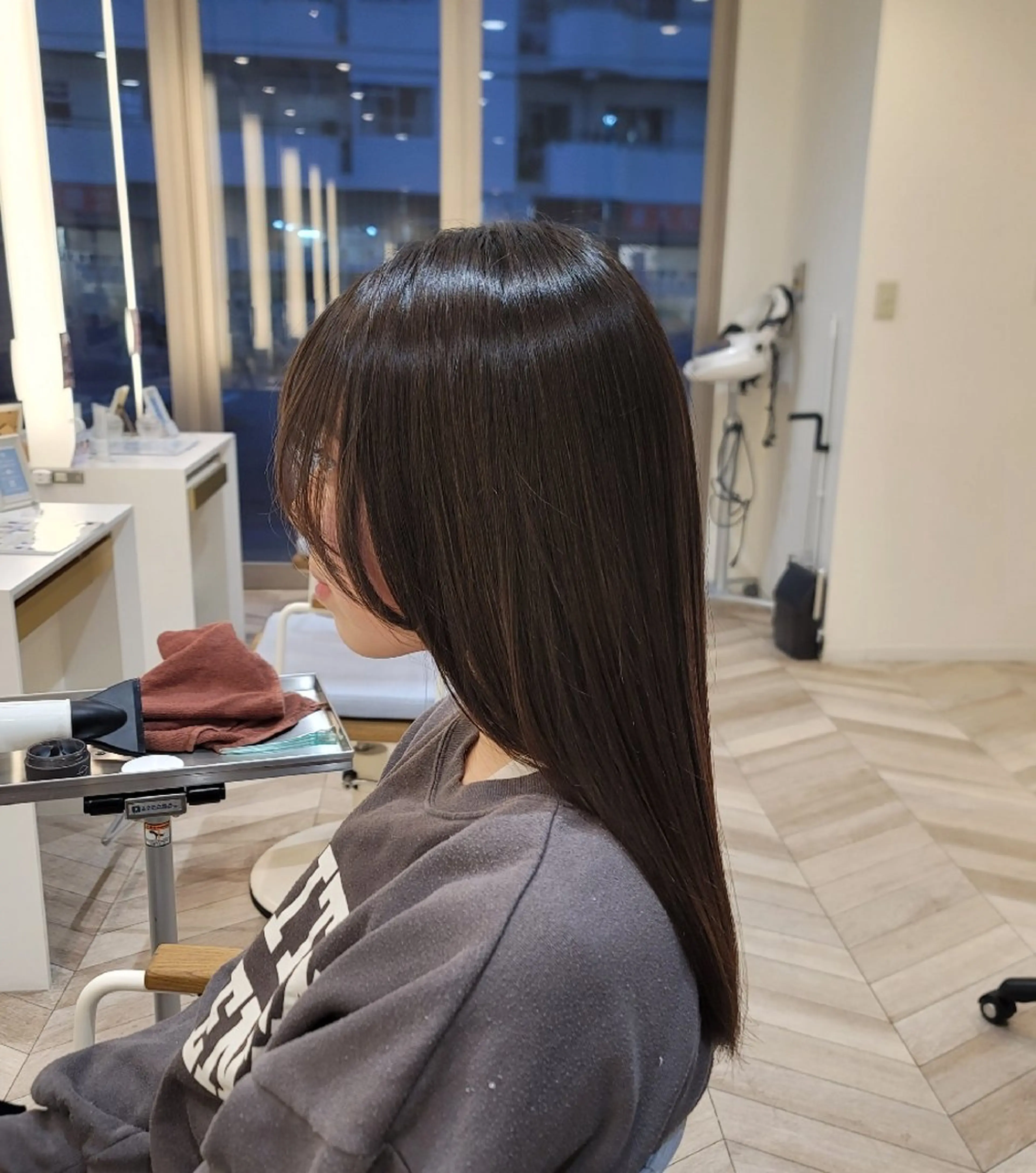 セミロング 顔まわりレイヤー 顔周りカット レイヤーカット 高口    雅のヘアスタイル