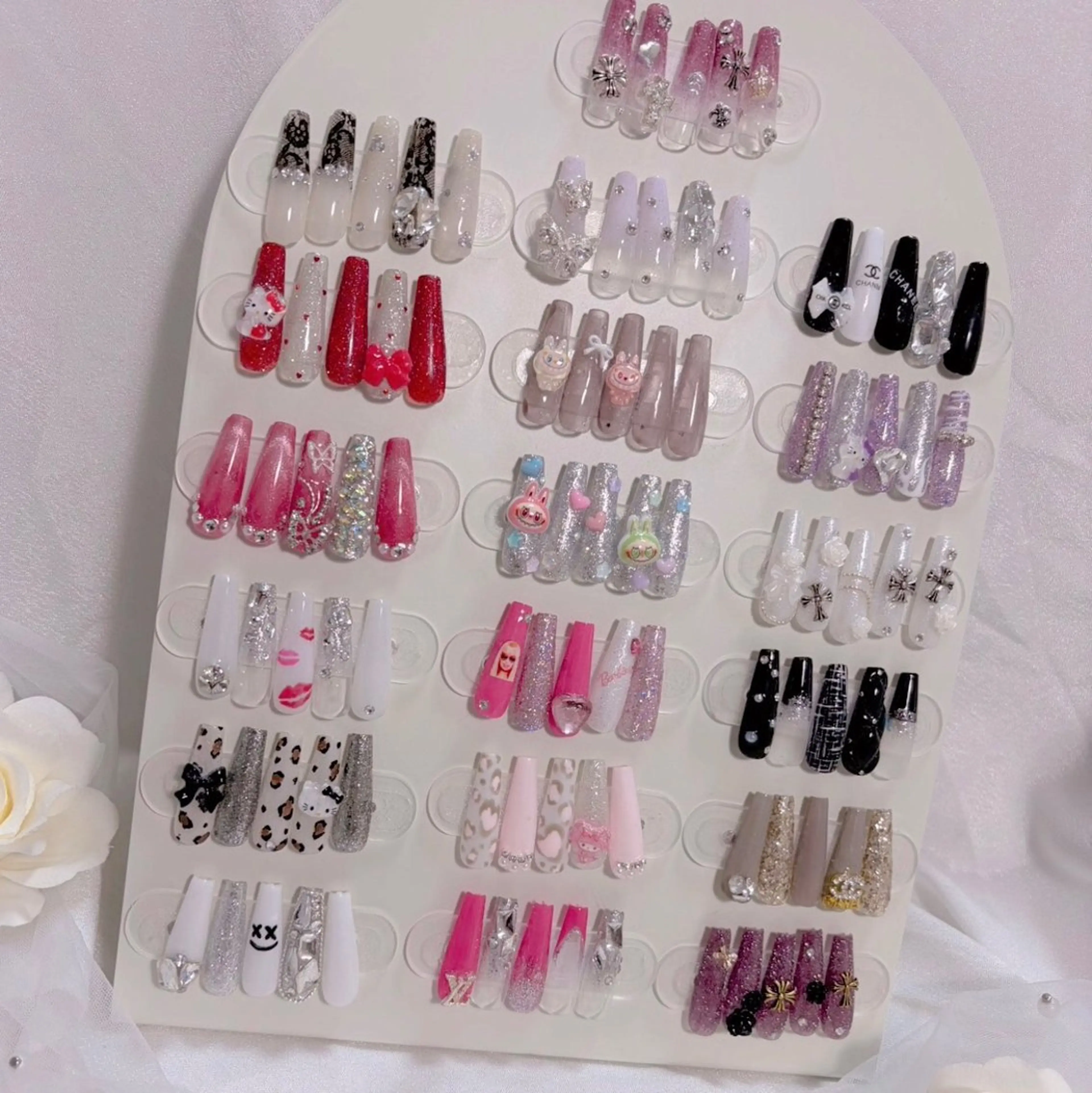 定額ネイル🖤C ギャル　ワンホン　クロムの写真