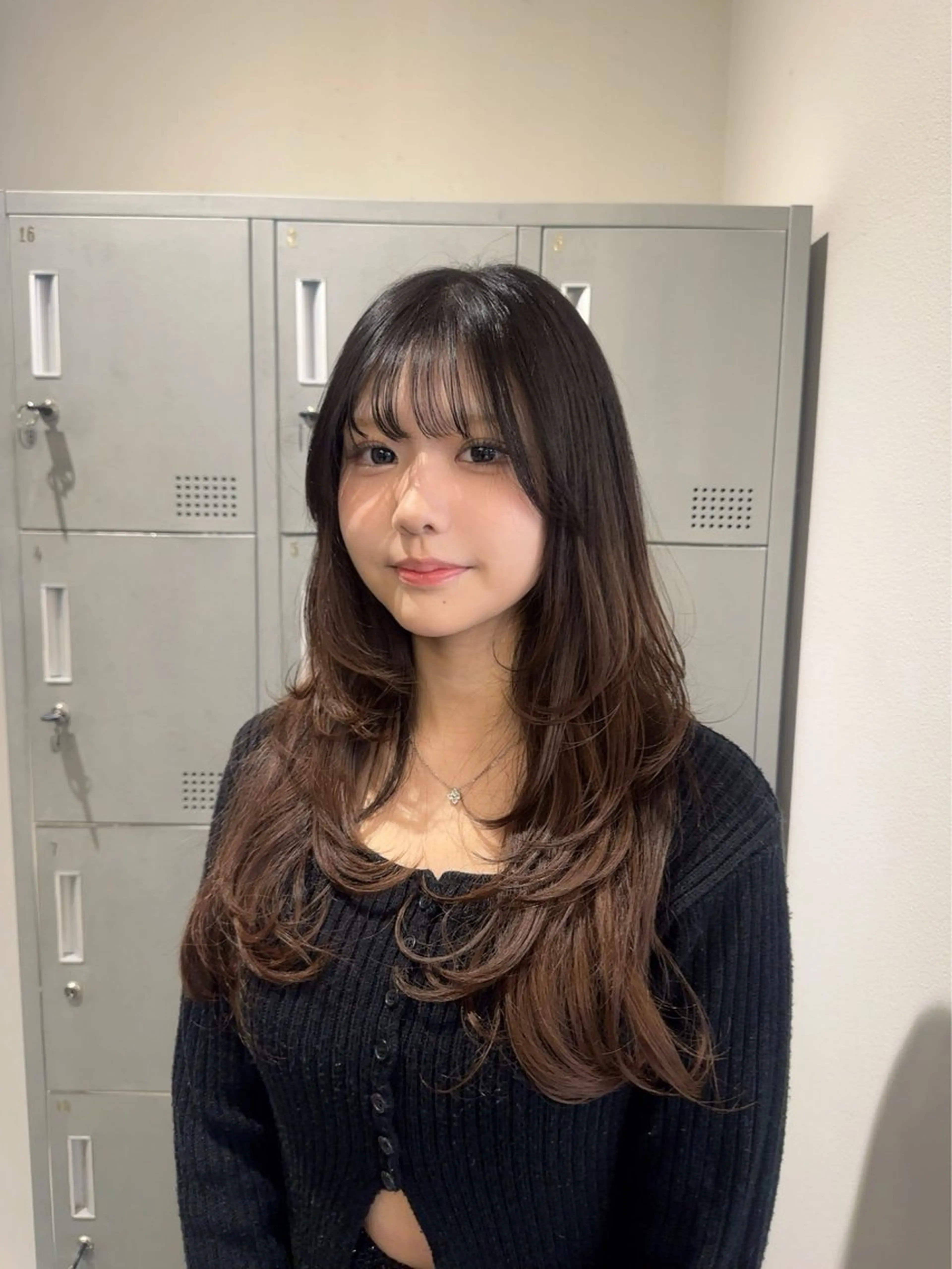 ロング カット 透け感オリーブ/レイ ヤーカット/KaHoのヘアスタイル