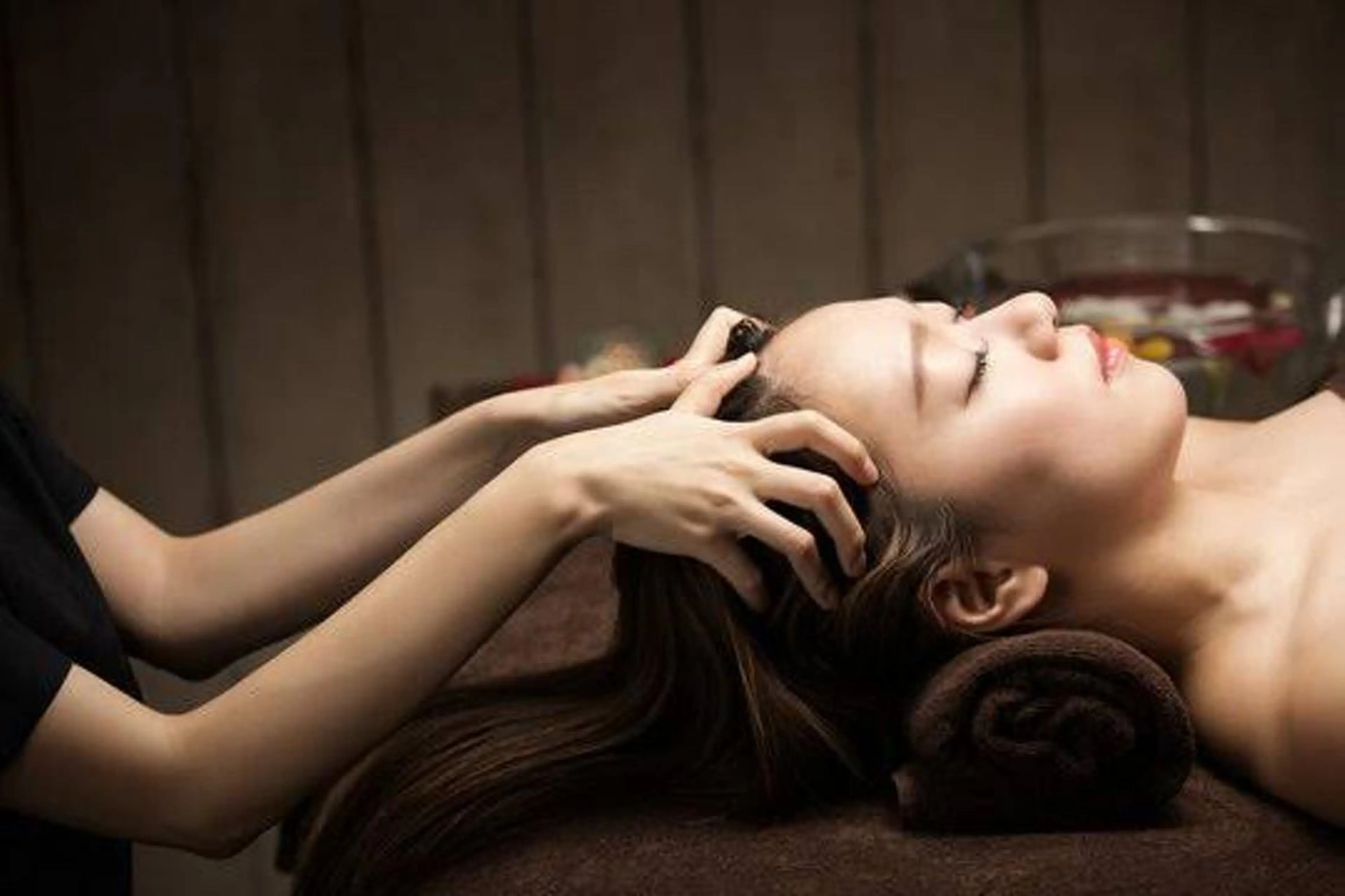 【ご褒美30分💆🏻】極上ヘッドスパ 🫧× 艶カラー × 補強トリートメント《疲れも髪もリセット》カット+¥3300の写真