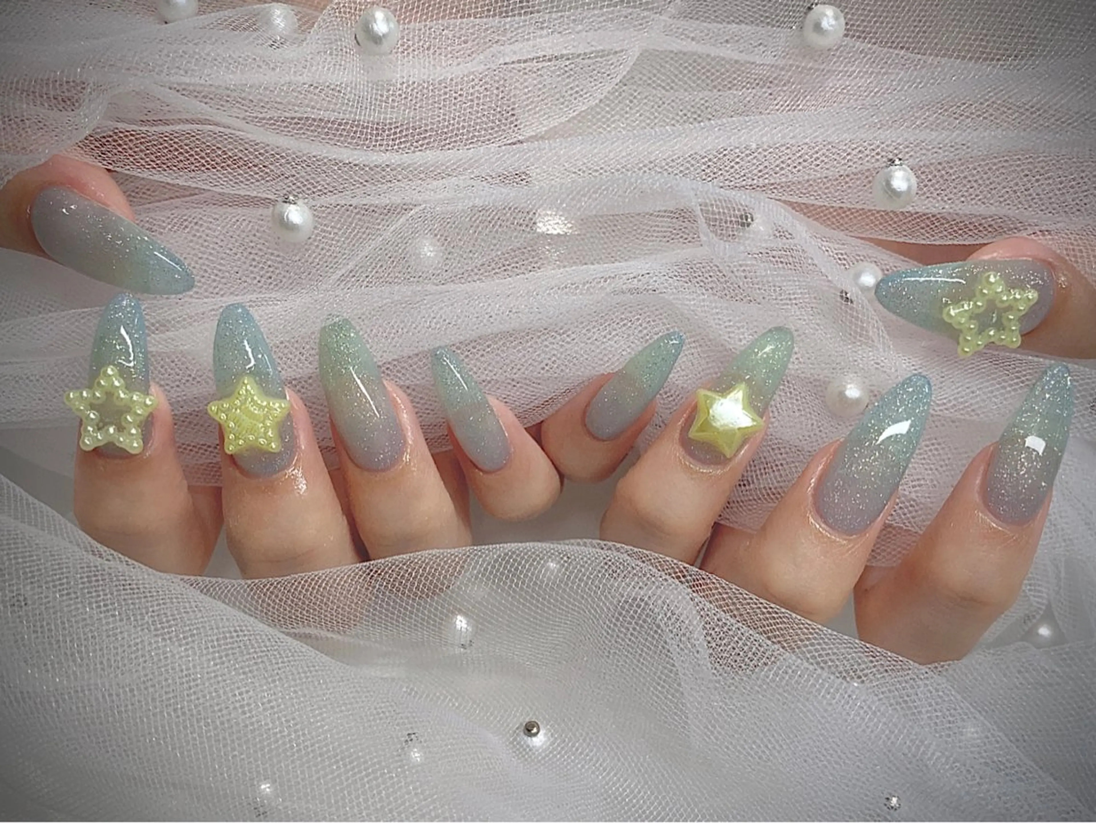 ネイル I-nailロング /ワンホン/キラキラのネイルデザイン